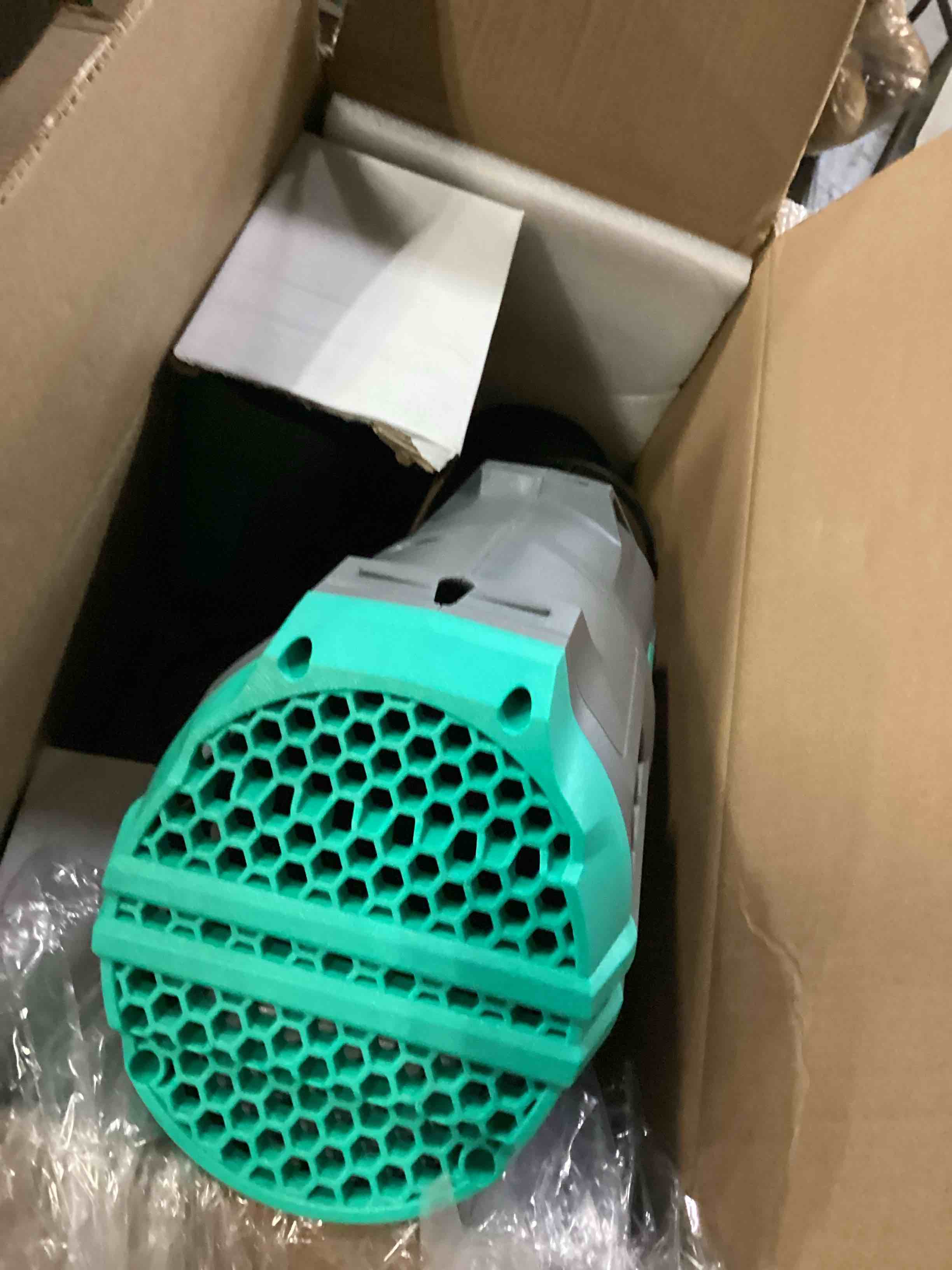 https://s3.amazonaws.com/lotting-images-prod/bidfta/ORG5854244_1715084330410.jpeg