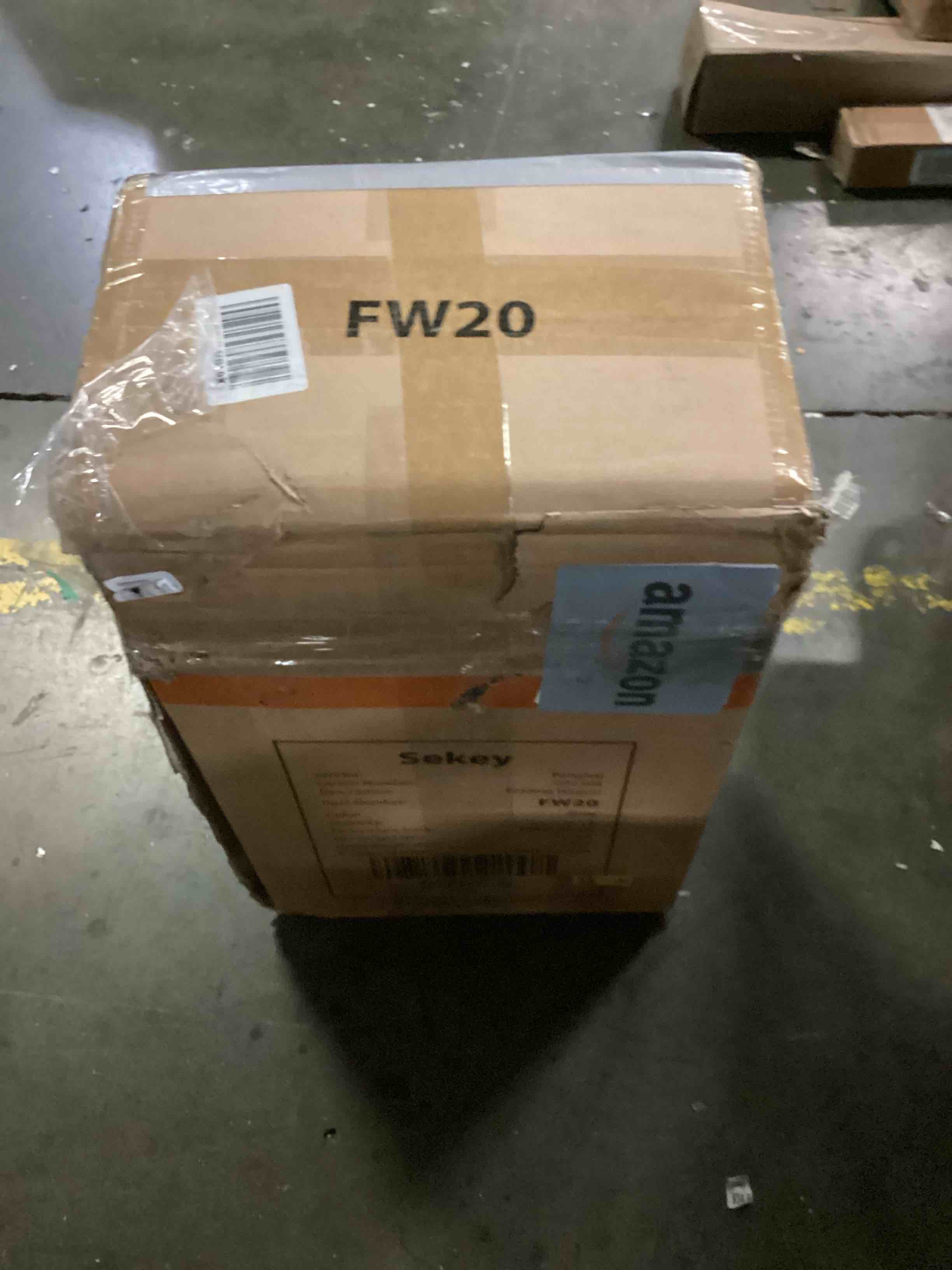 https://s3.amazonaws.com/lotting-images-prod/bidfta/ORG5854478_1715269004569.jpeg