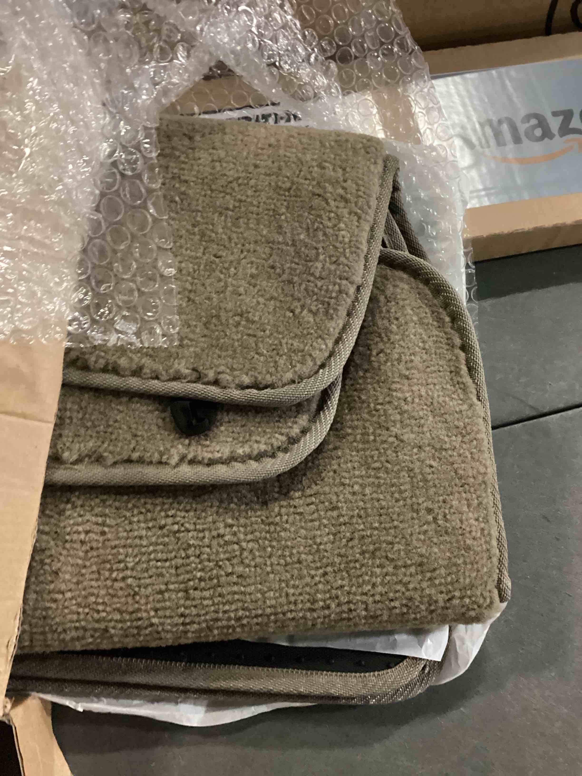 https://s3.amazonaws.com/lotting-images-prod/bidfta/ORG5854547_1715341126733.jpeg