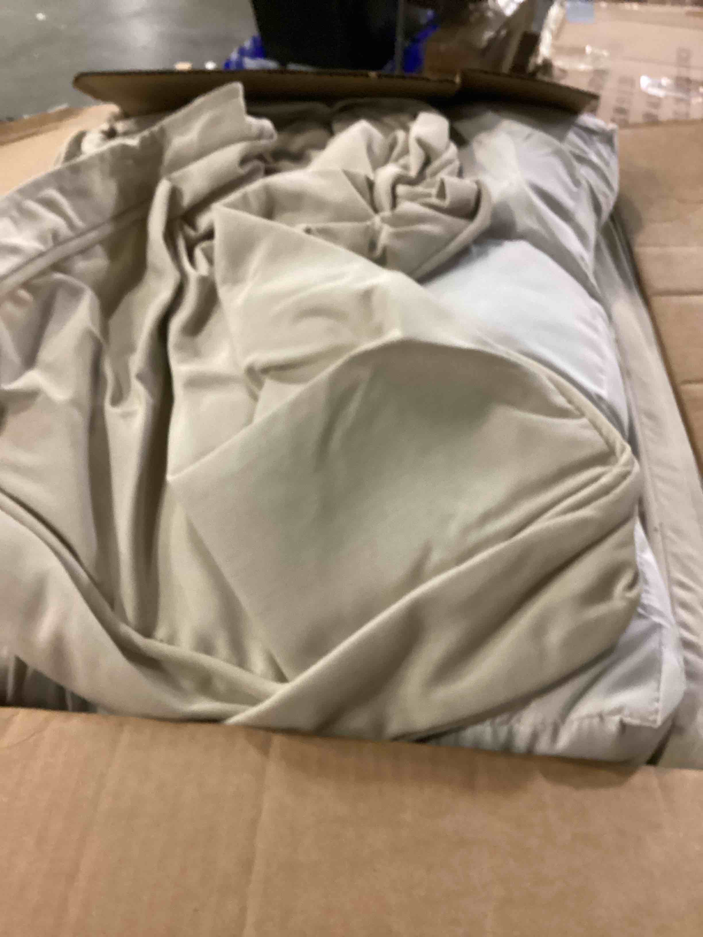 https://s3.amazonaws.com/lotting-images-prod/bidfta/ORG5854694_1715603800729.jpeg
