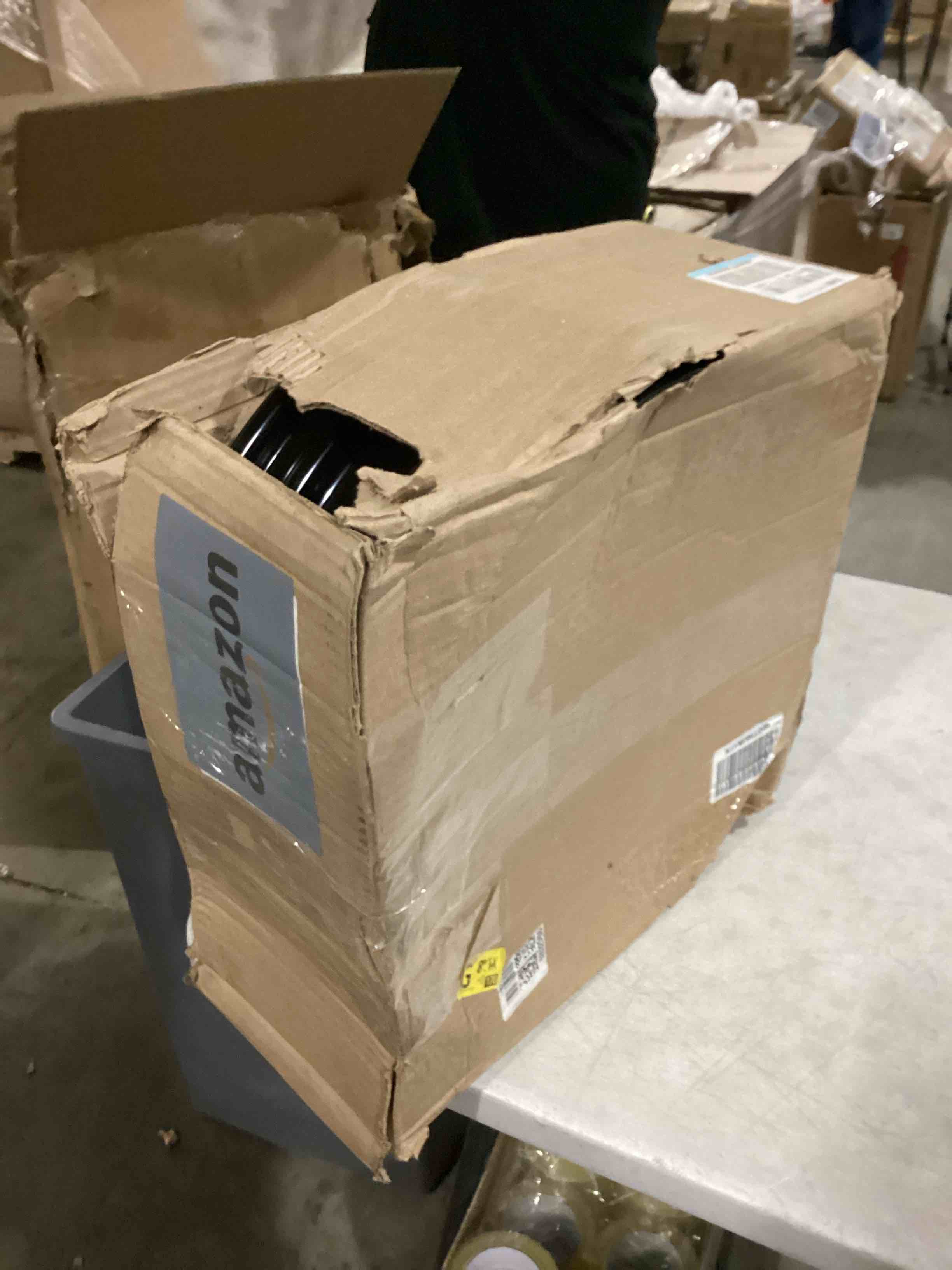 https://s3.amazonaws.com/lotting-images-prod/bidfta/ORG5855762_1714072389424.jpeg