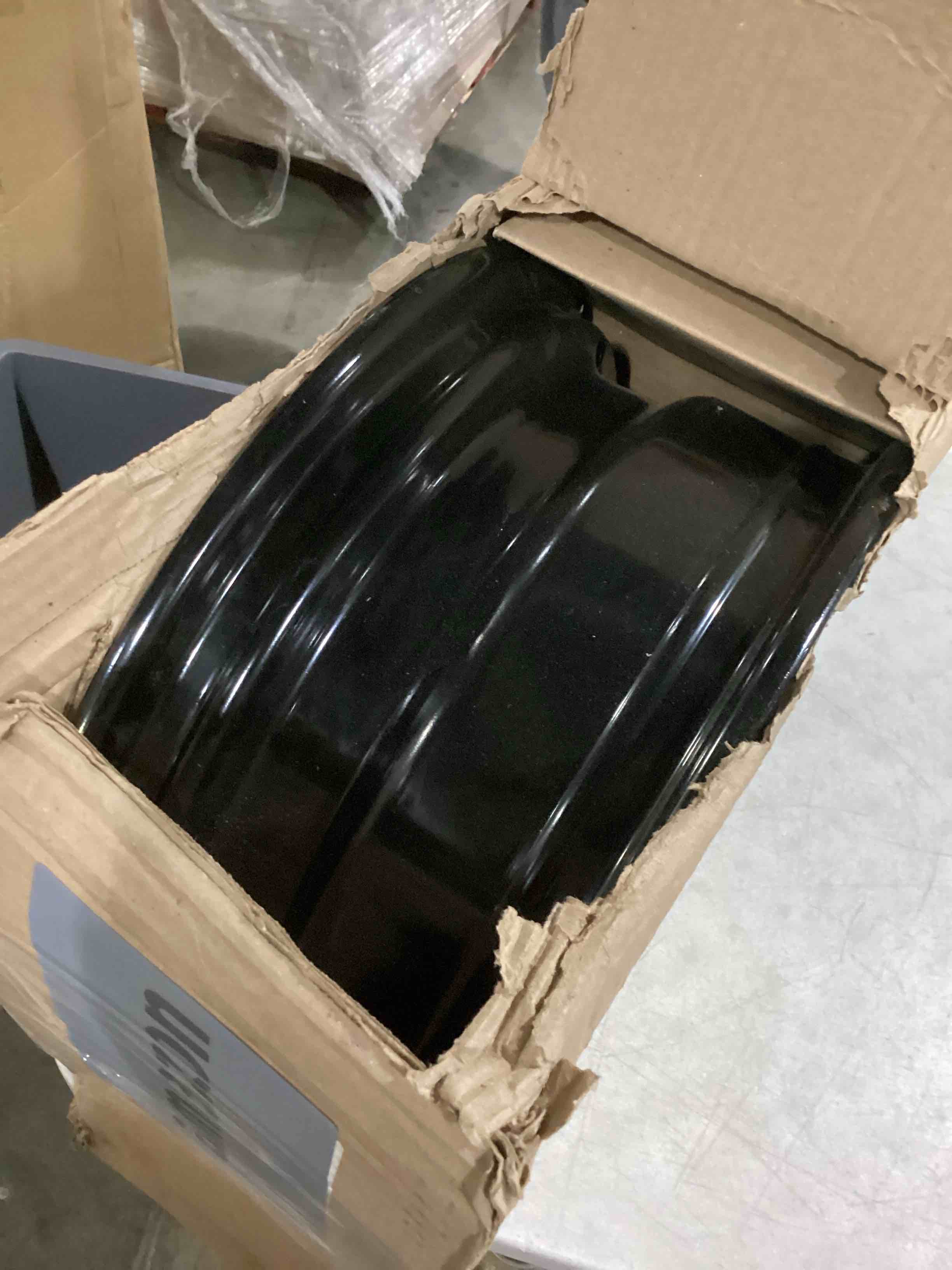 https://s3.amazonaws.com/lotting-images-prod/bidfta/ORG5855762_1714072406336.jpeg