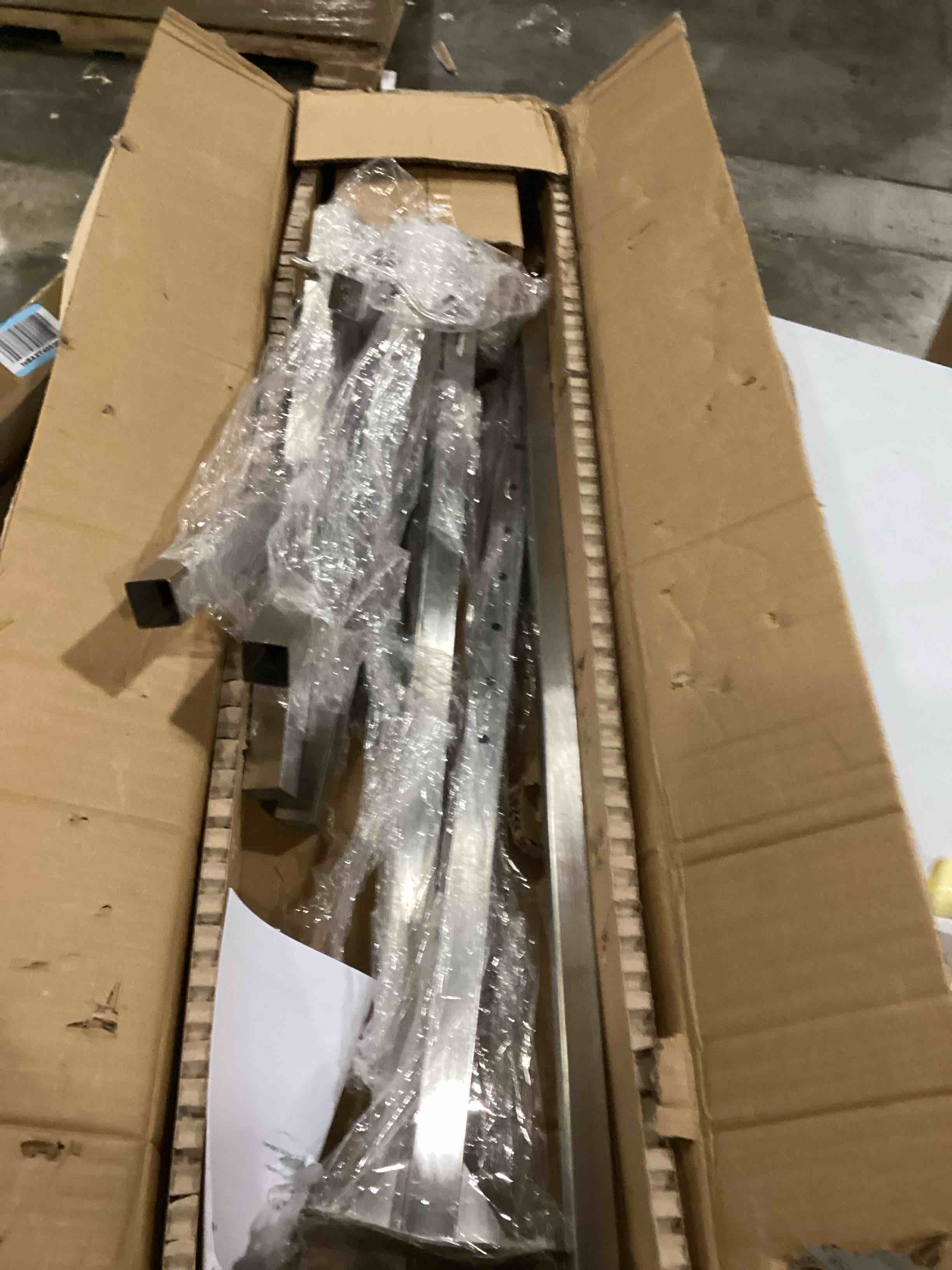 https://s3.amazonaws.com/lotting-images-prod/bidfta/ORG5857450_1714762187356.jpeg