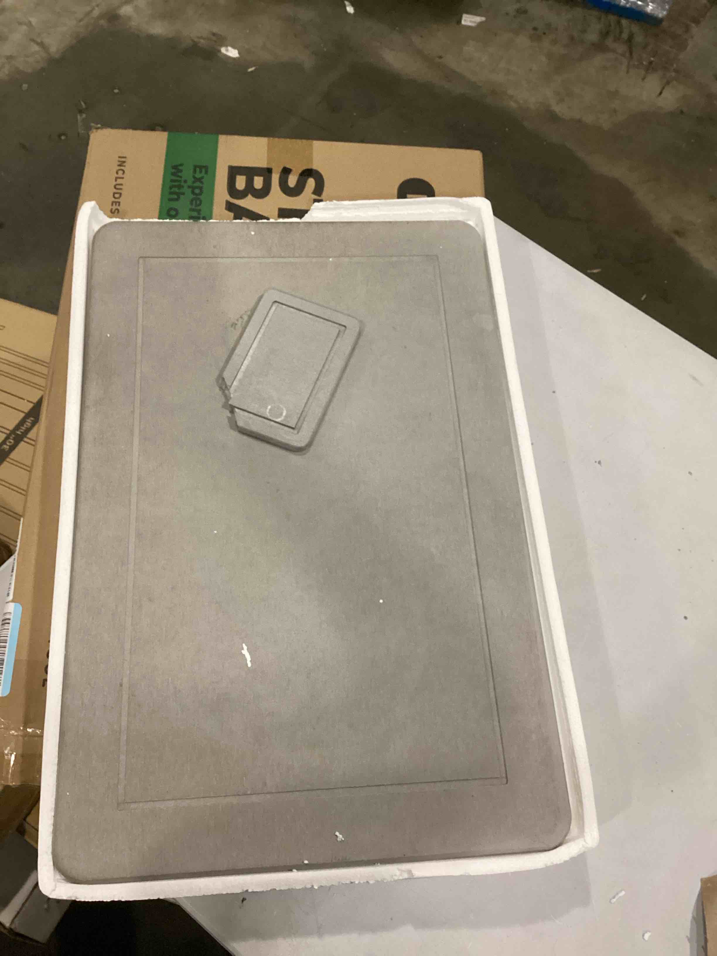 https://s3.amazonaws.com/lotting-images-prod/bidfta/ORG5857566_1715021944728.jpeg