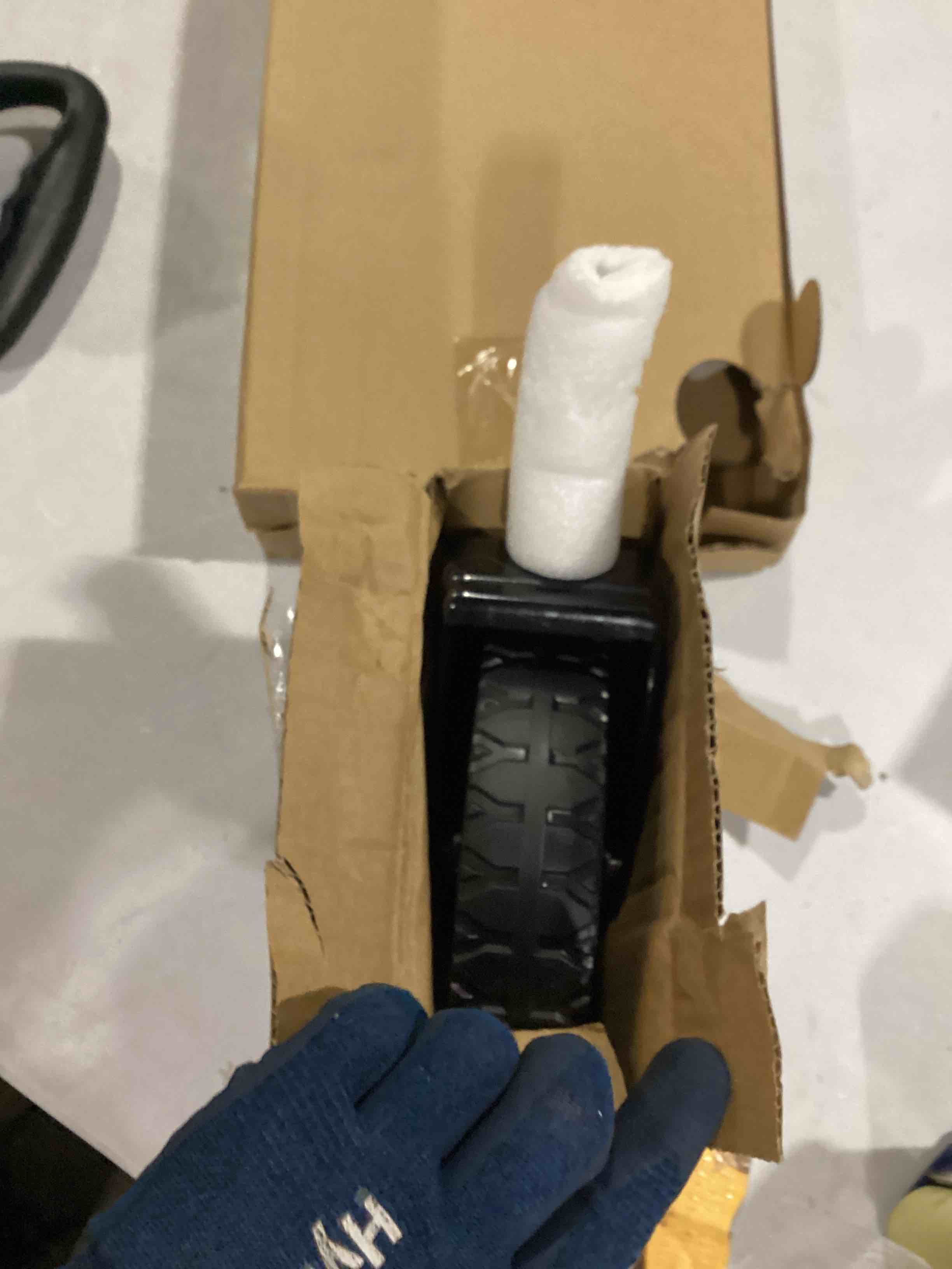 https://s3.amazonaws.com/lotting-images-prod/bidfta/ORG5857806_1715260391742.jpeg