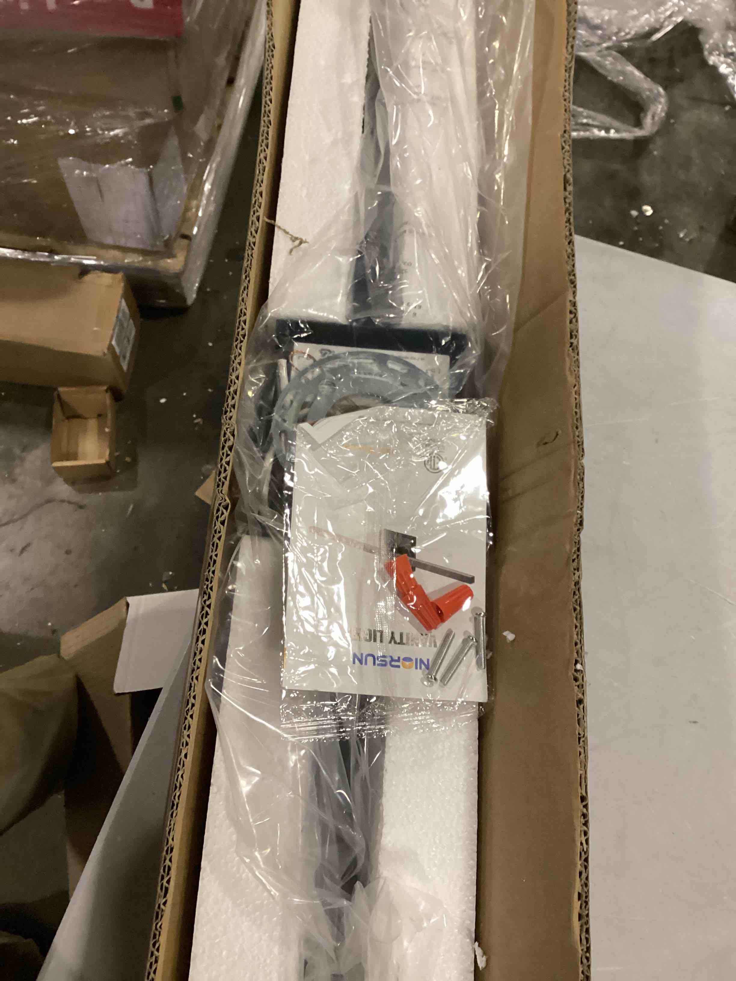 https://s3.amazonaws.com/lotting-images-prod/bidfta/ORG5857840_1715268484491.jpeg