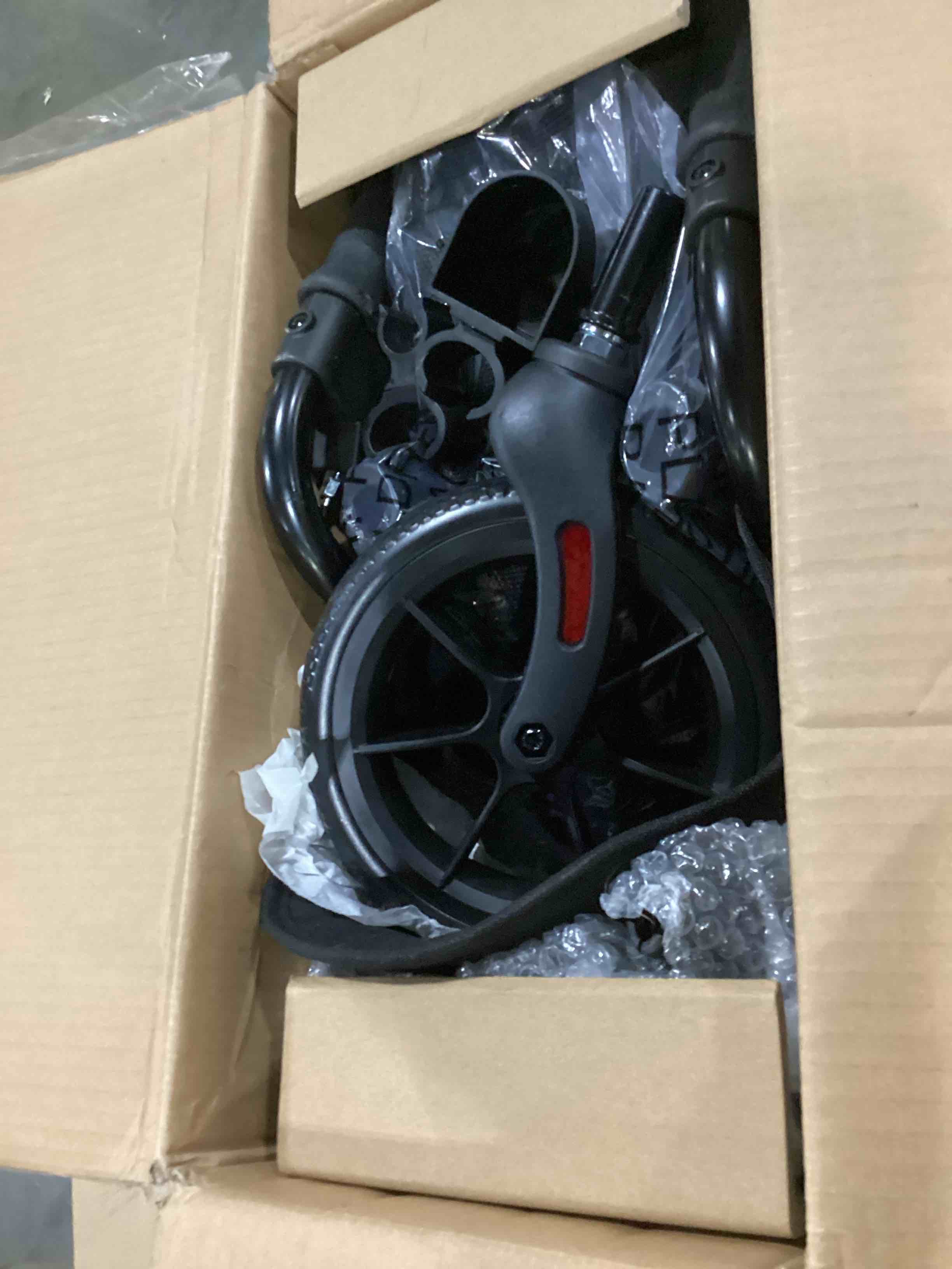 https://s3.amazonaws.com/lotting-images-prod/bidfta/ORG5858560_1714570325689.jpeg