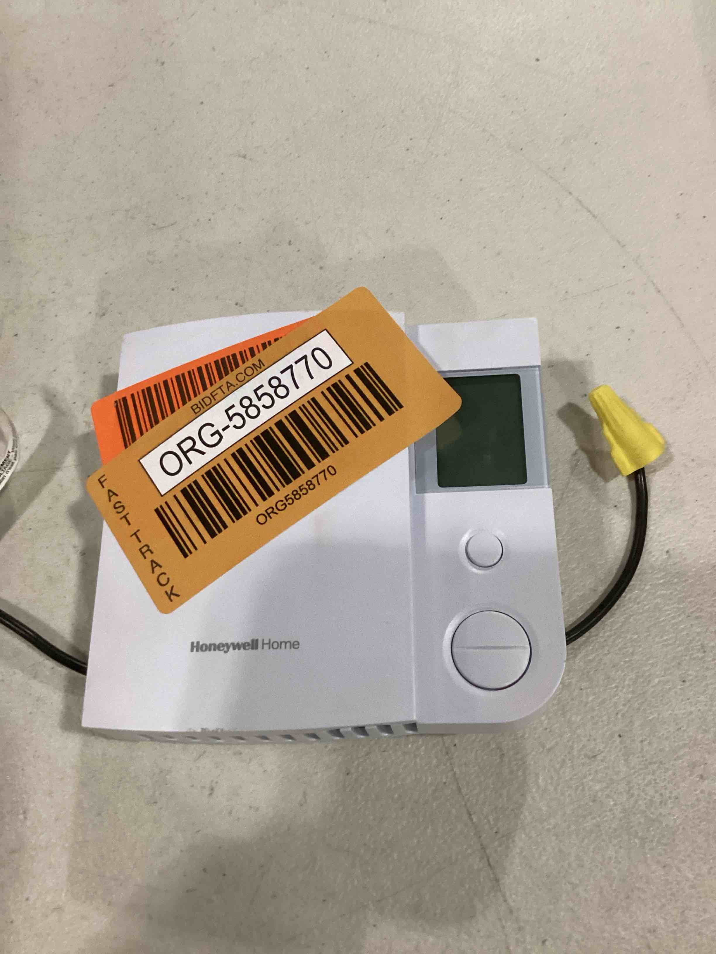 https://s3.amazonaws.com/lotting-images-prod/bidfta/ORG5858770_1714674856772.jpeg