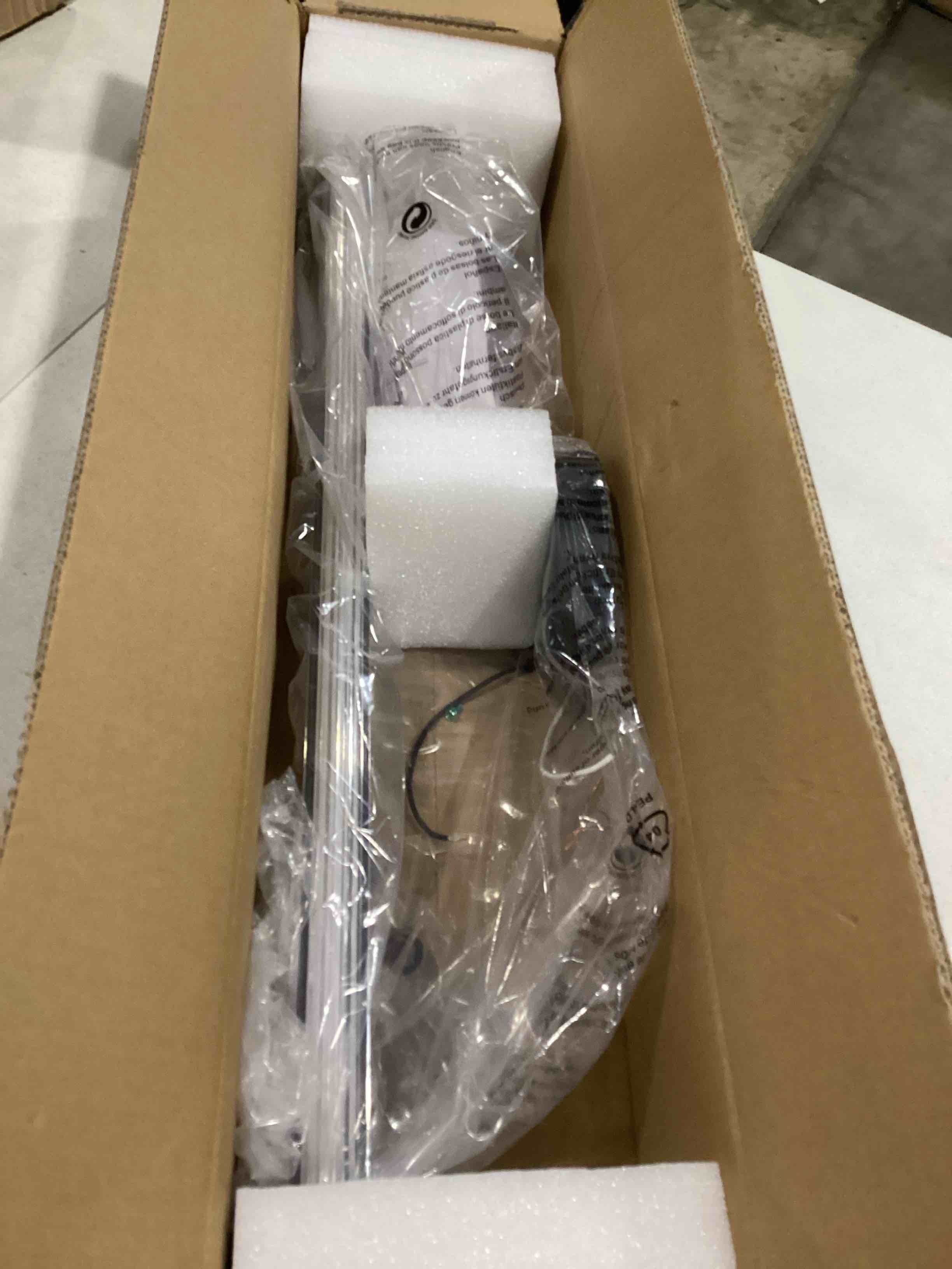 https://s3.amazonaws.com/lotting-images-prod/bidfta/ORG5859003_1715000265618.jpeg