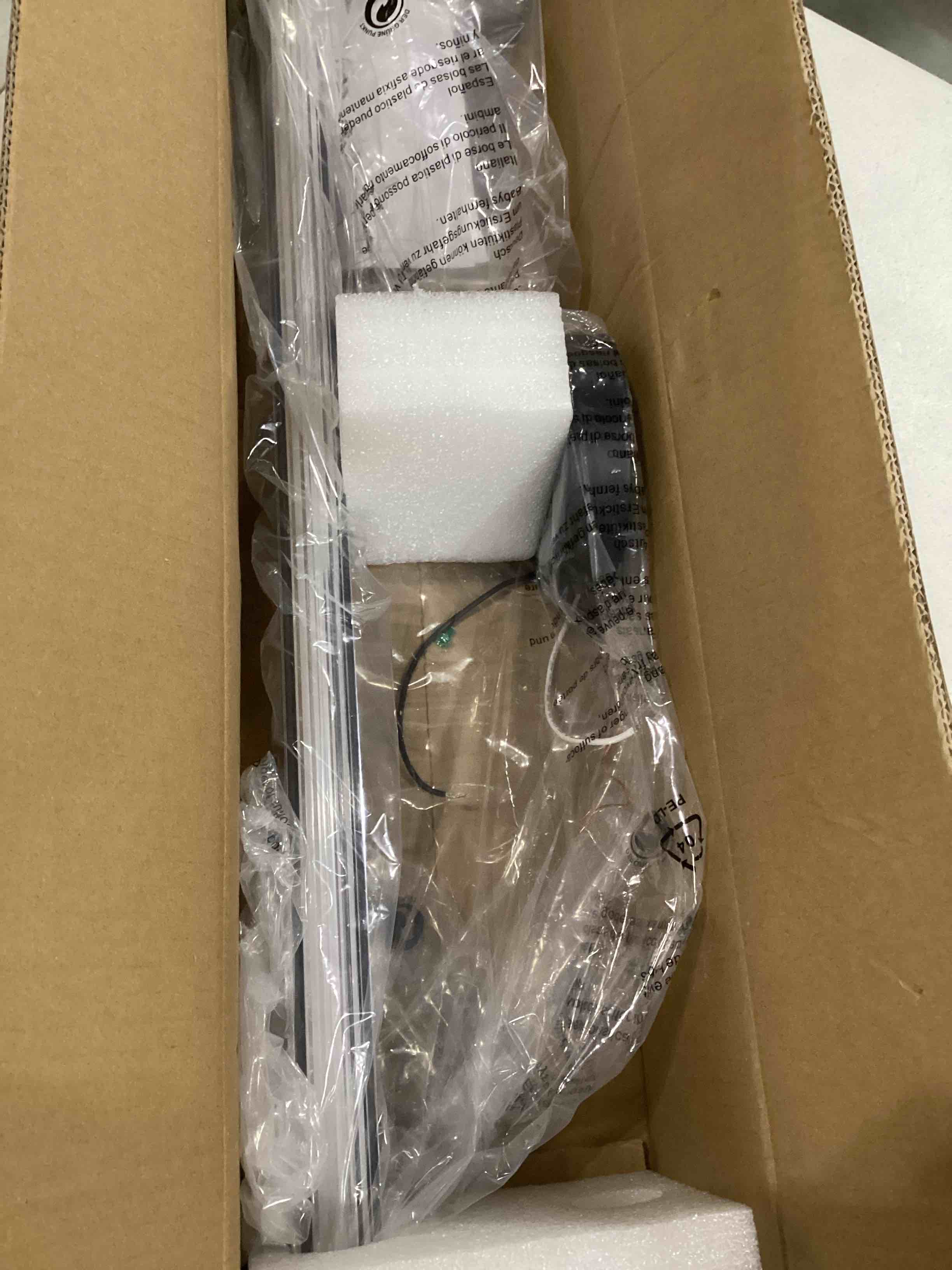 https://s3.amazonaws.com/lotting-images-prod/bidfta/ORG5859003_1715000269726.jpeg