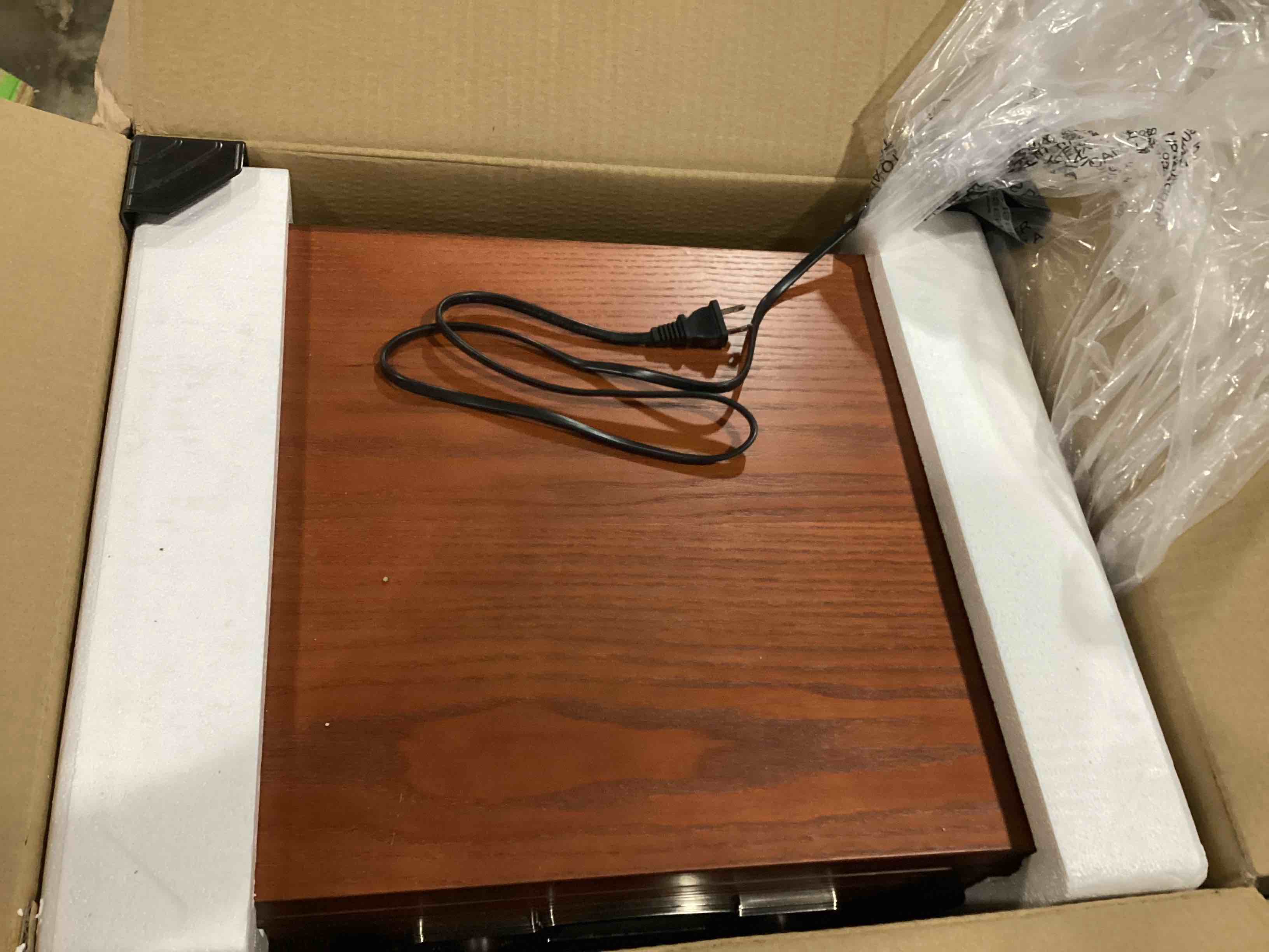https://s3.amazonaws.com/lotting-images-prod/bidfta/ORG5859429_1715268464461.jpeg