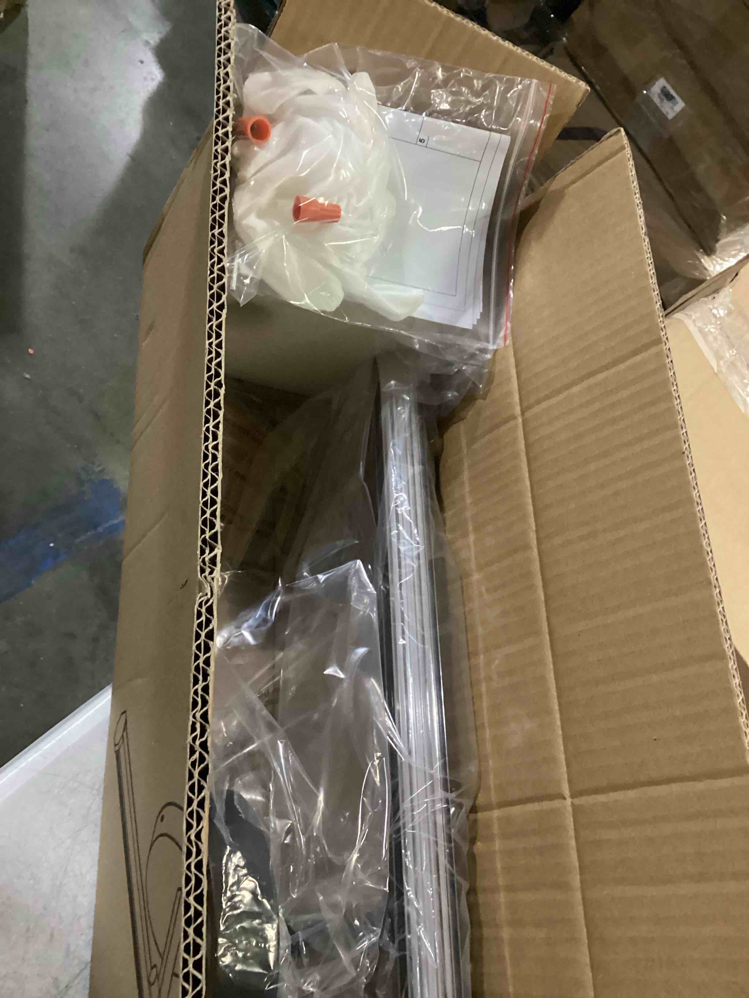 https://s3.amazonaws.com/lotting-images-prod/bidfta/ORG5859633_1714676860694.jpeg