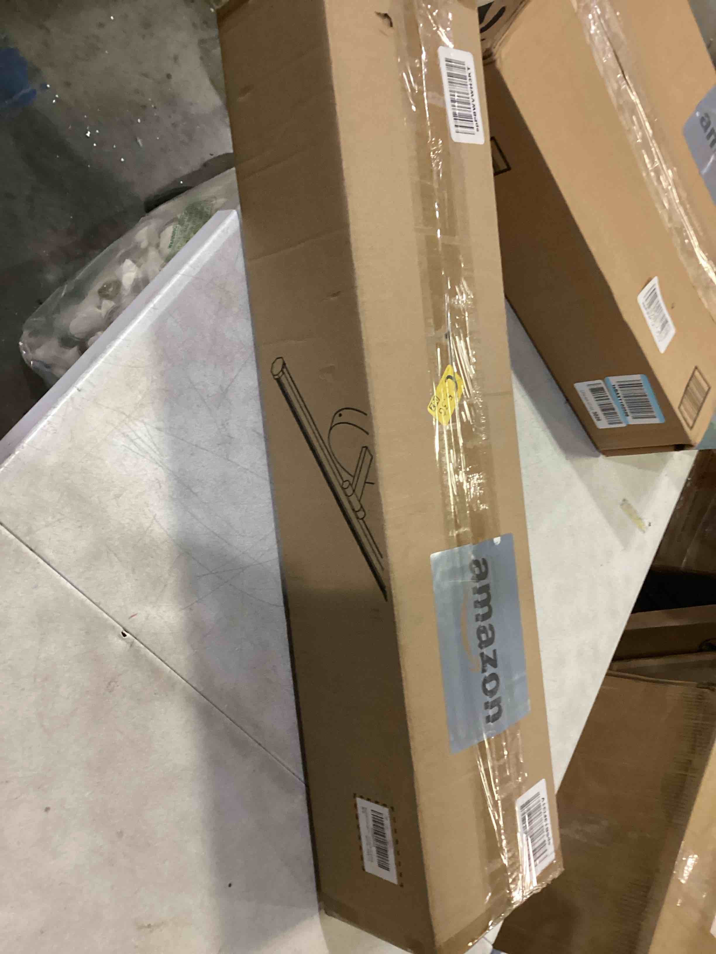 https://s3.amazonaws.com/lotting-images-prod/bidfta/ORG5859633_1714676876272.jpeg