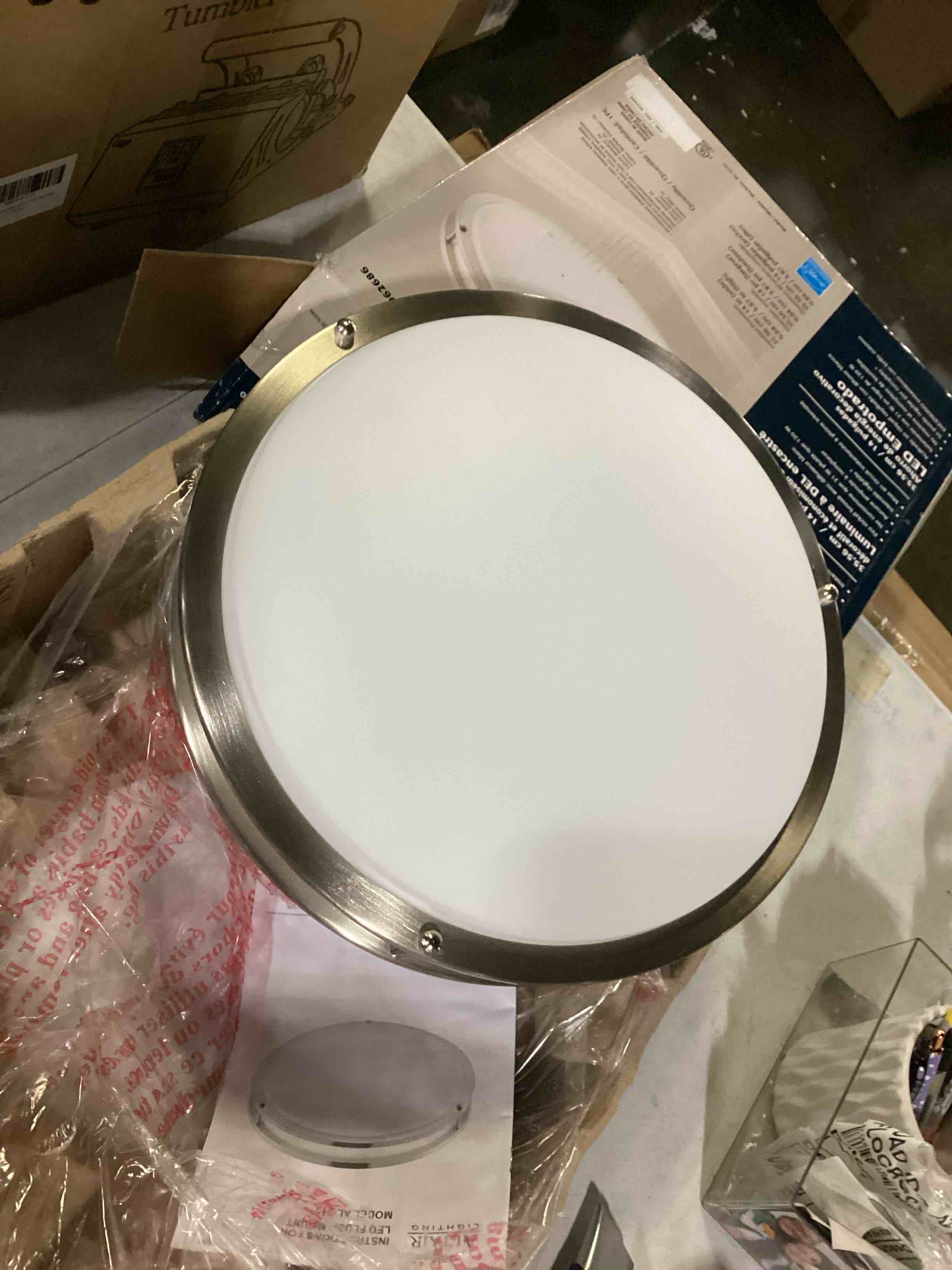 https://s3.amazonaws.com/lotting-images-prod/bidfta/ORG5860020_1716035114254.jpeg