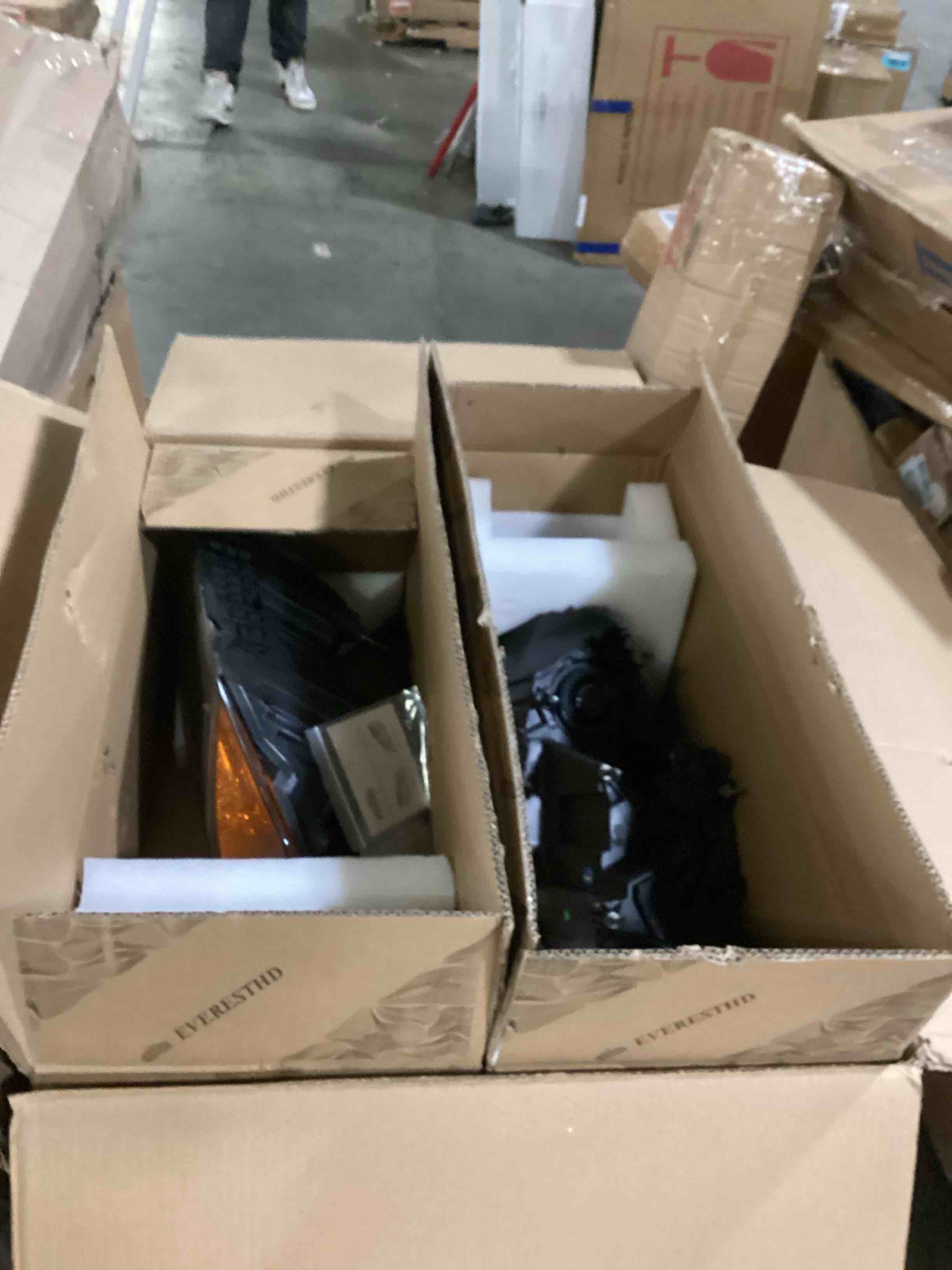 https://s3.amazonaws.com/lotting-images-prod/bidfta/ORG5860035_1716037184622.jpeg