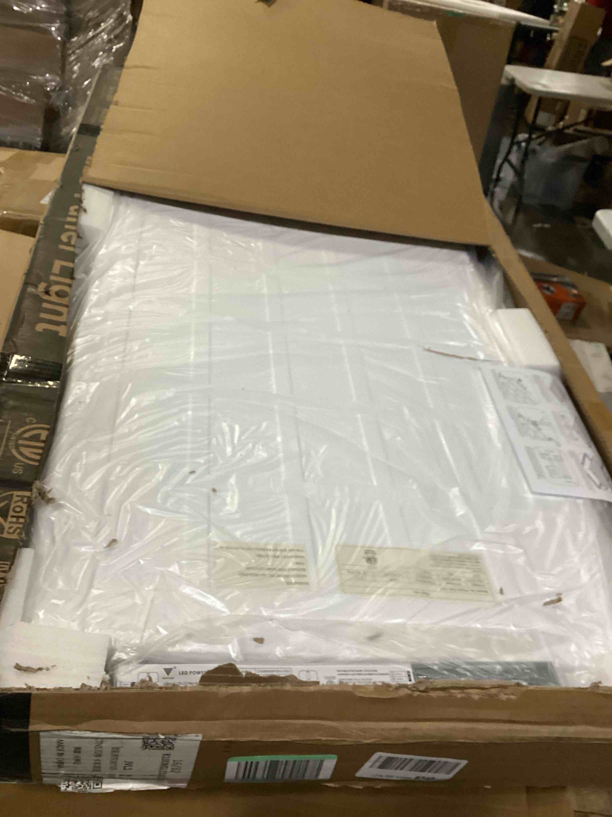https://s3.amazonaws.com/lotting-images-prod/bidfta/ORG5860080_1716046674966.jpeg