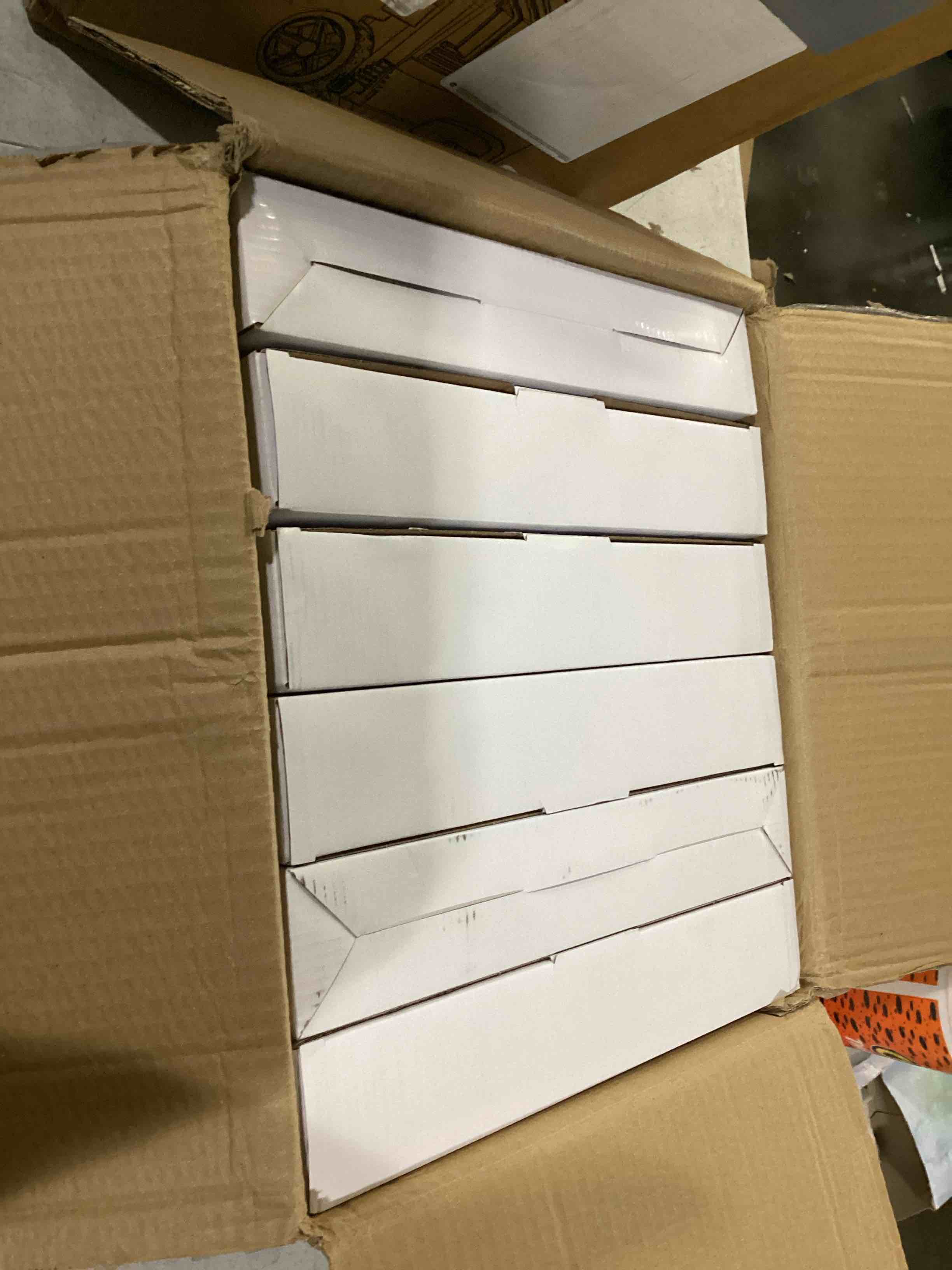 https://s3.amazonaws.com/lotting-images-prod/bidfta/ORG5860081_1716046970640.jpeg
