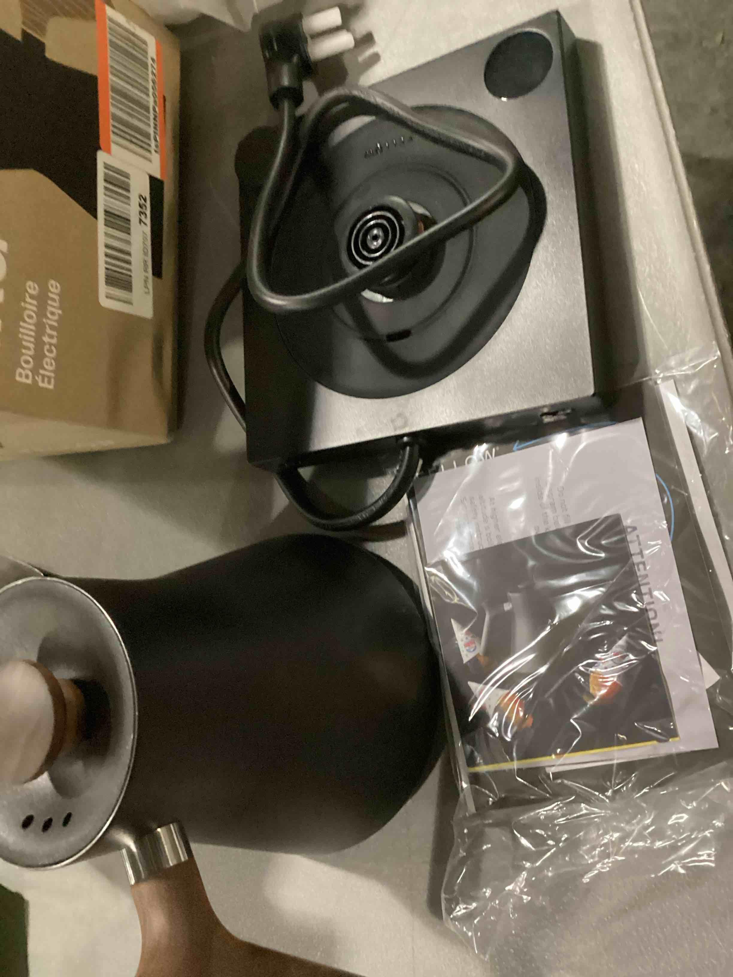 https://s3.amazonaws.com/lotting-images-prod/bidfta/ORG5862900_1714152715178.jpeg