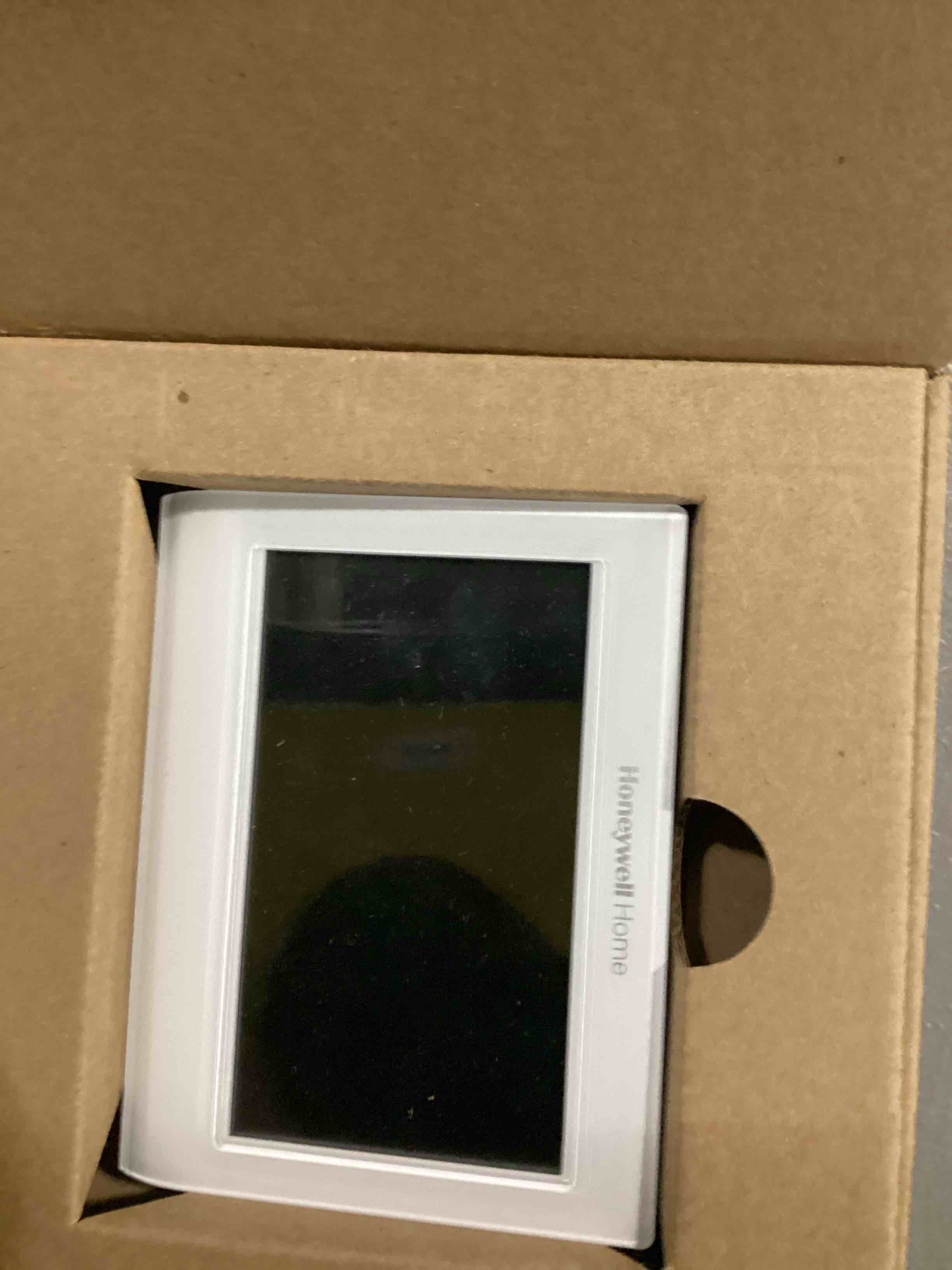 https://s3.amazonaws.com/lotting-images-prod/bidfta/ORG5863085_1714483015401.jpeg