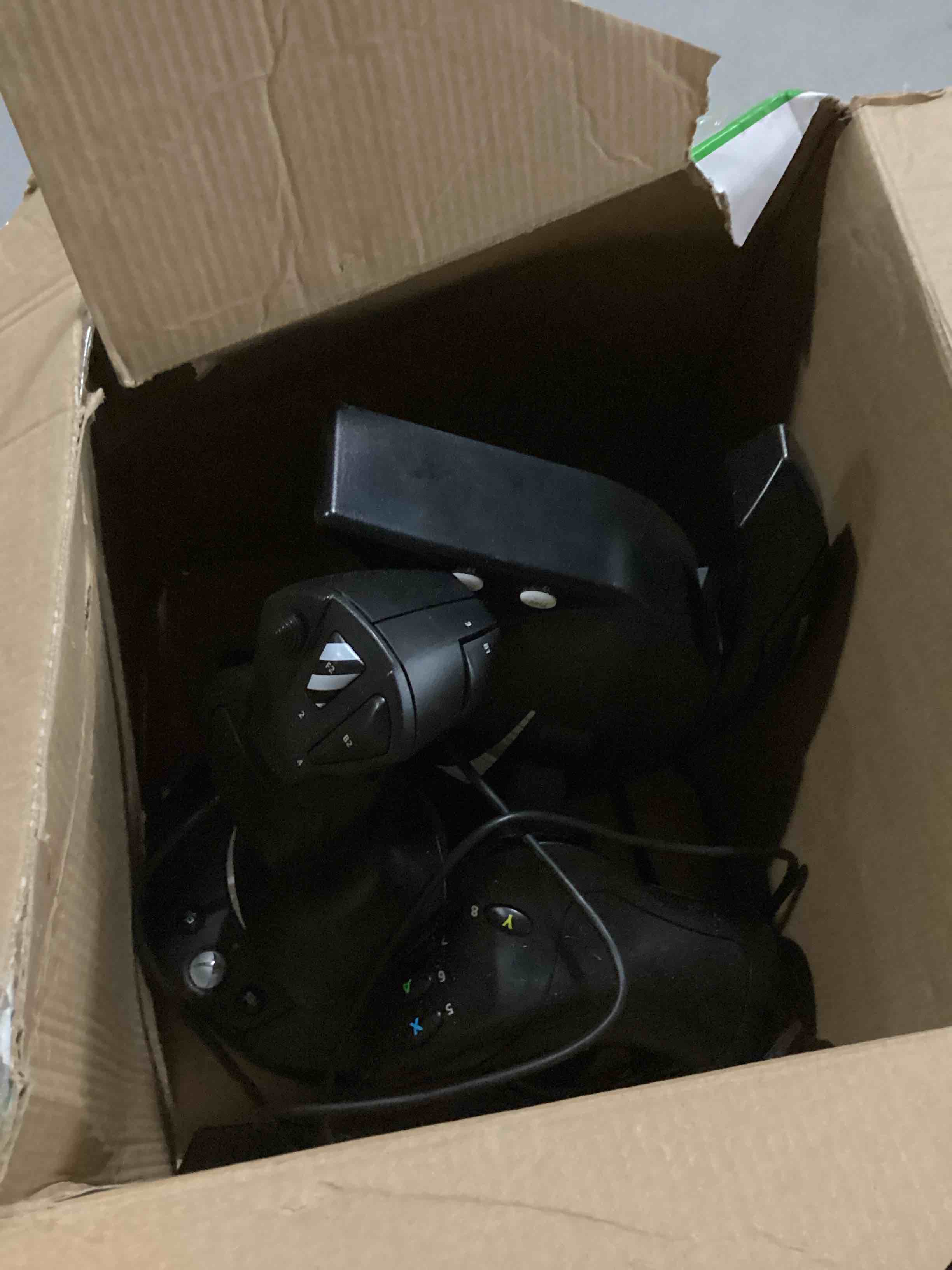 https://s3.amazonaws.com/lotting-images-prod/bidfta/ORG5863188_1714566881957.jpeg
