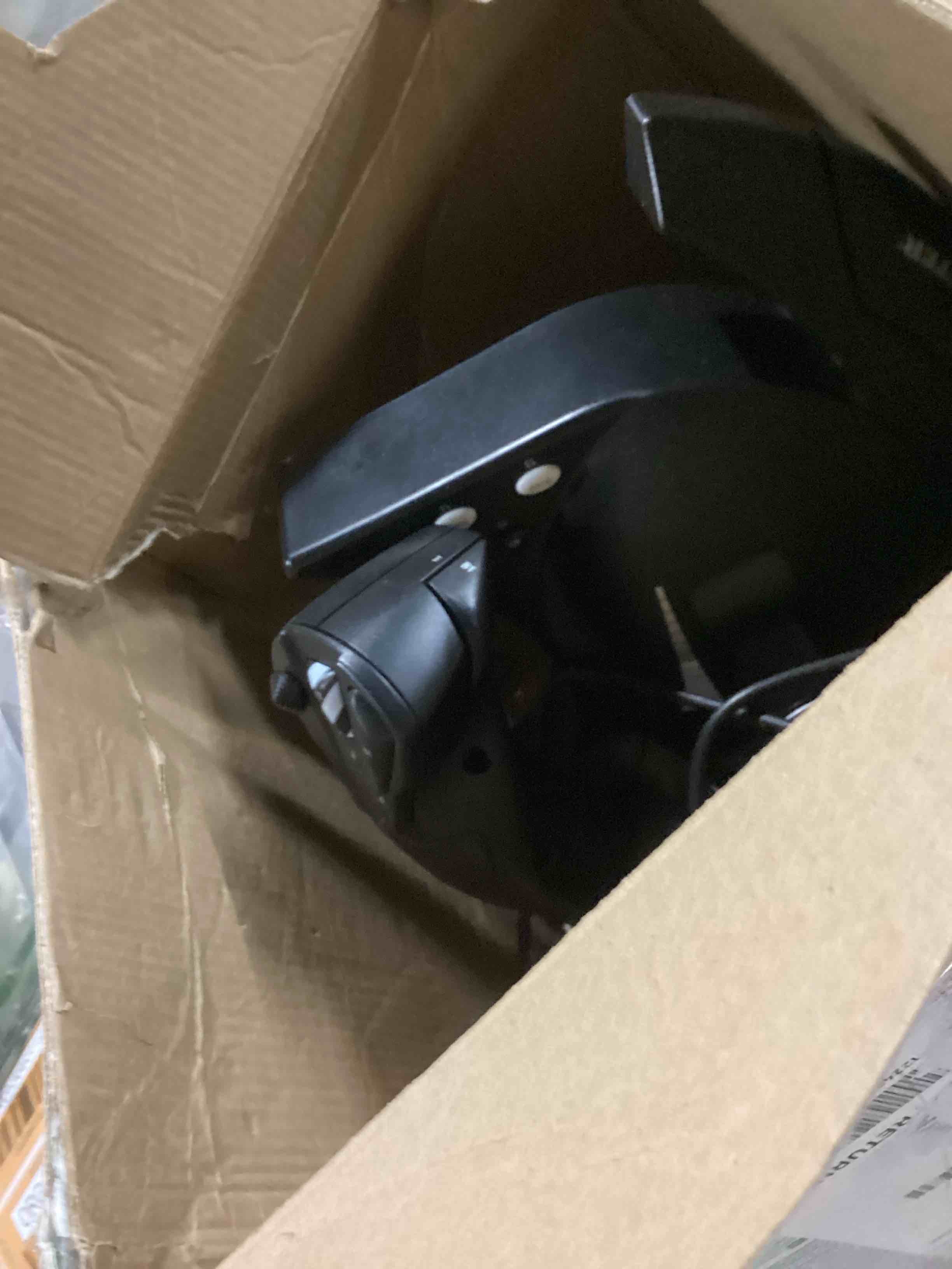 https://s3.amazonaws.com/lotting-images-prod/bidfta/ORG5863188_1714566884851.jpeg