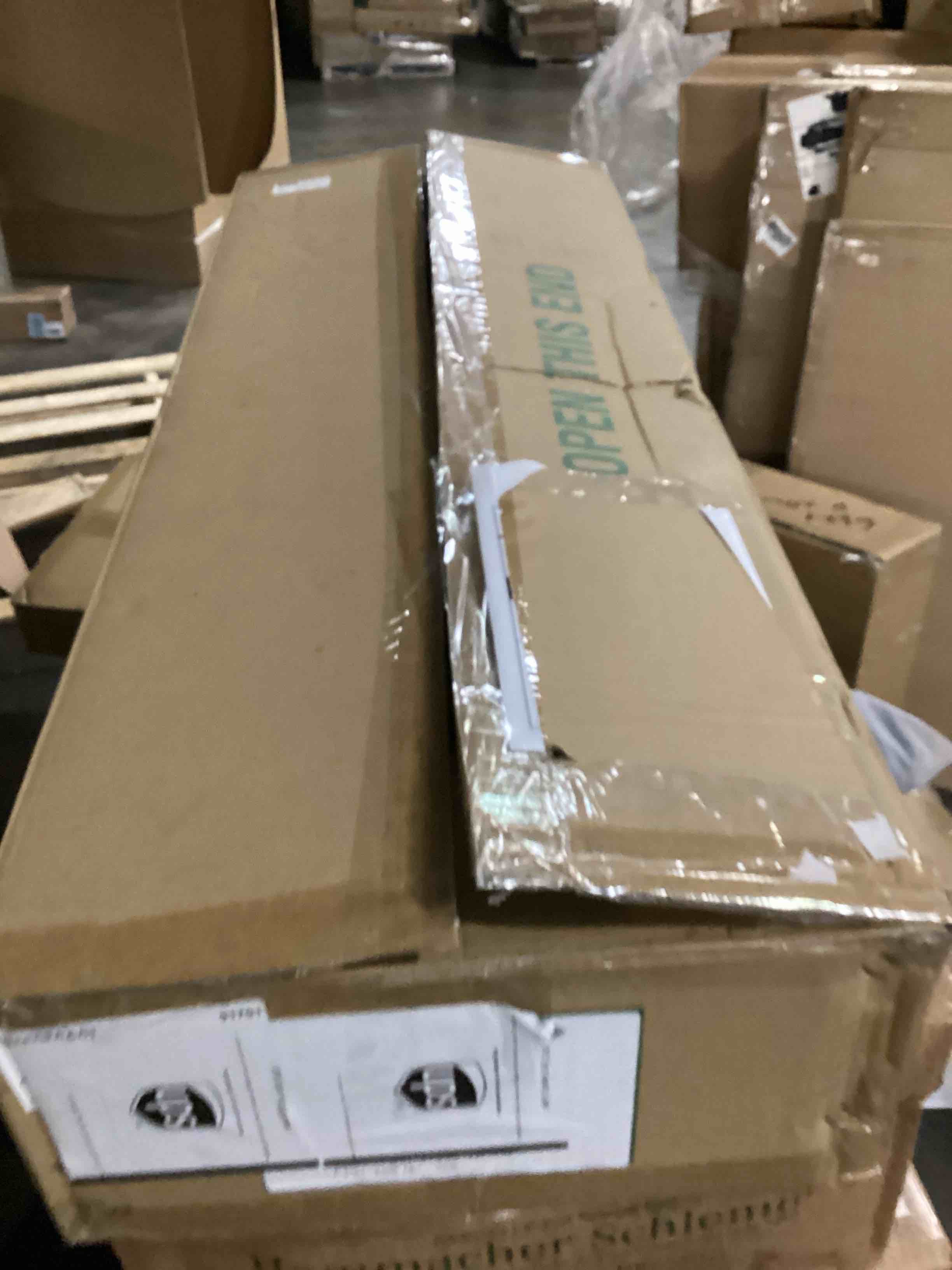 https://s3.amazonaws.com/lotting-images-prod/bidfta/ORG5863758_1715262537444.jpeg