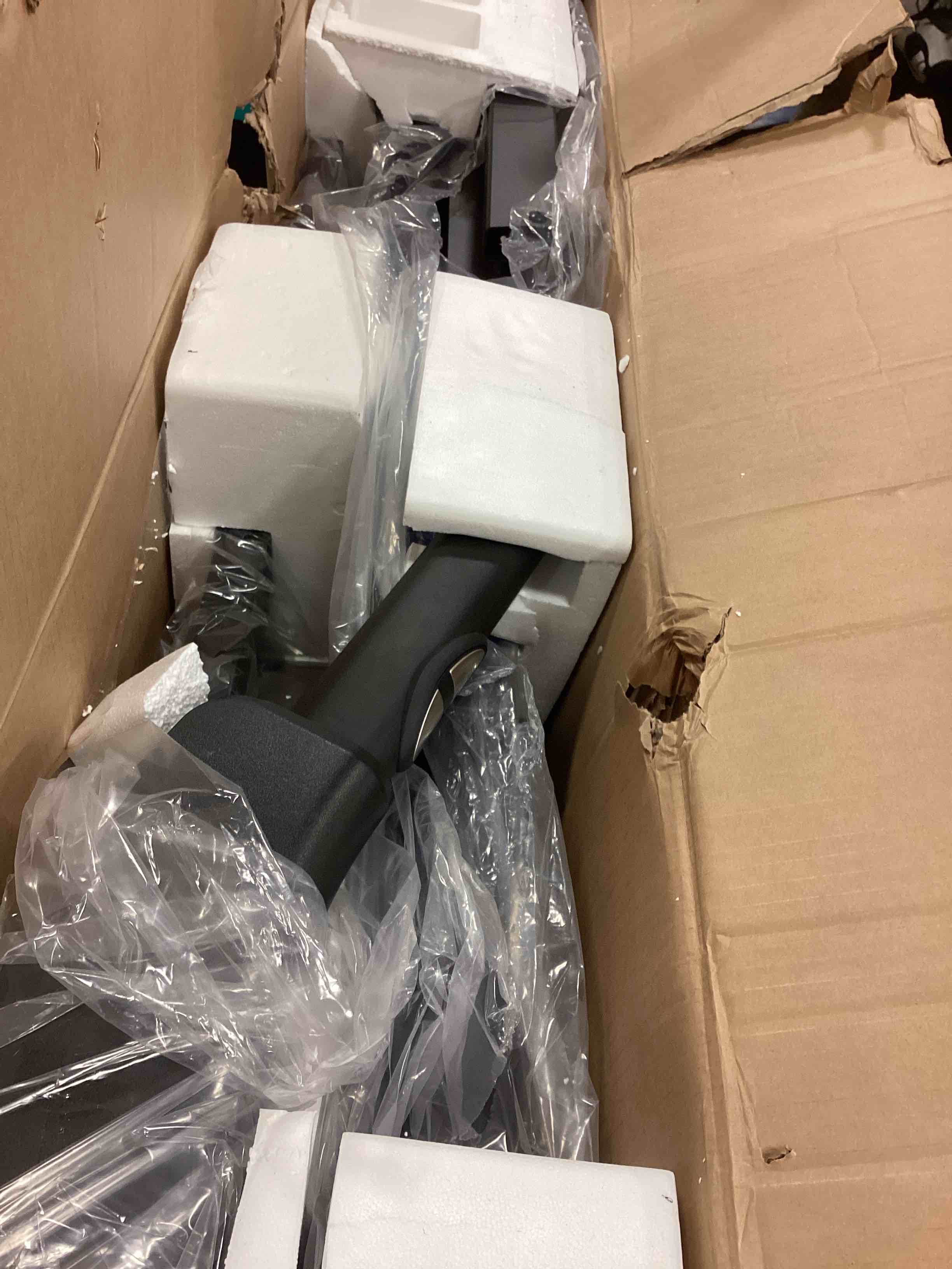 https://s3.amazonaws.com/lotting-images-prod/bidfta/ORG5867102_1708634486306.jpeg