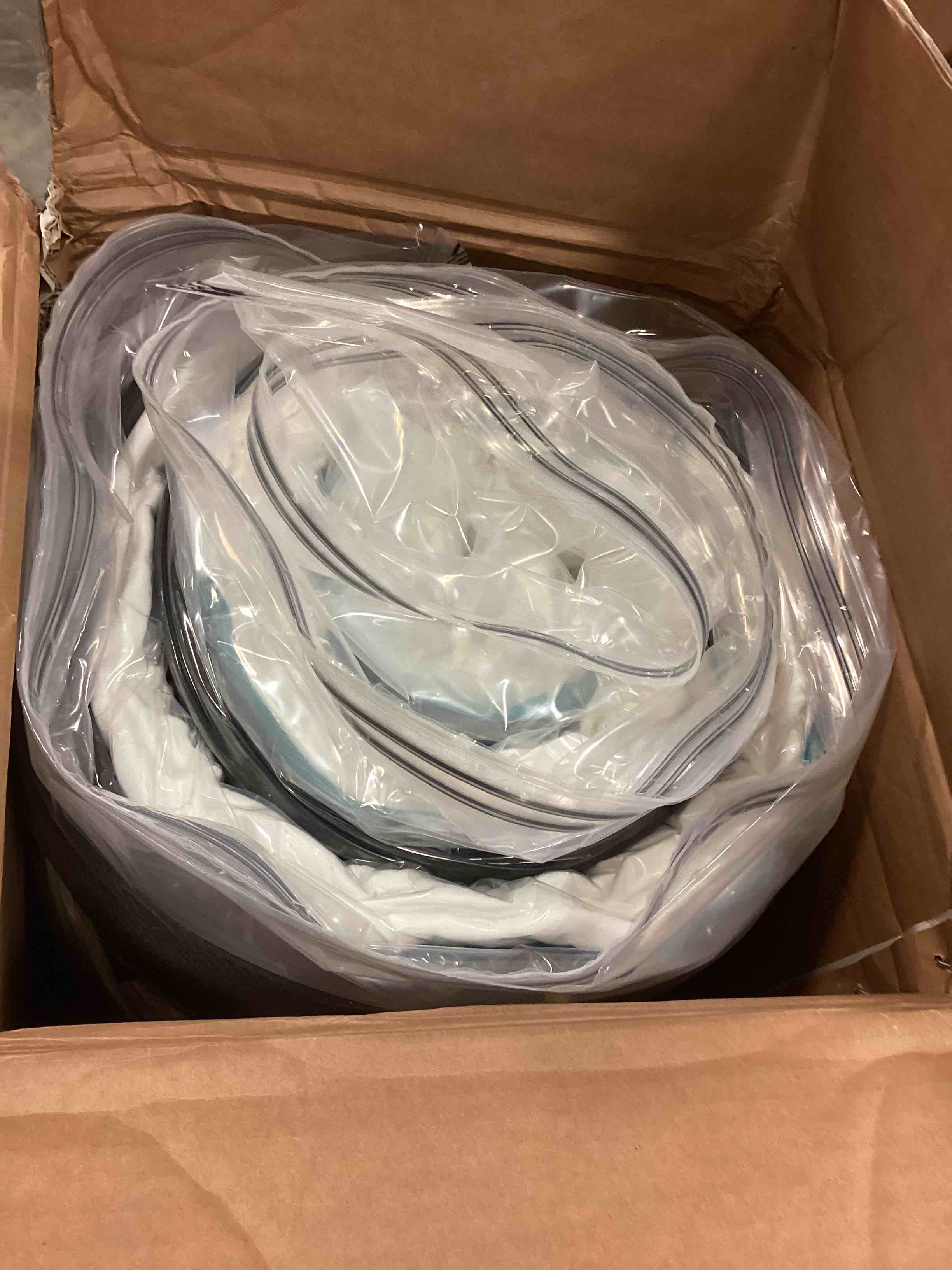 https://s3.amazonaws.com/lotting-images-prod/bidfta/ORG5867103_1708634818988.jpeg