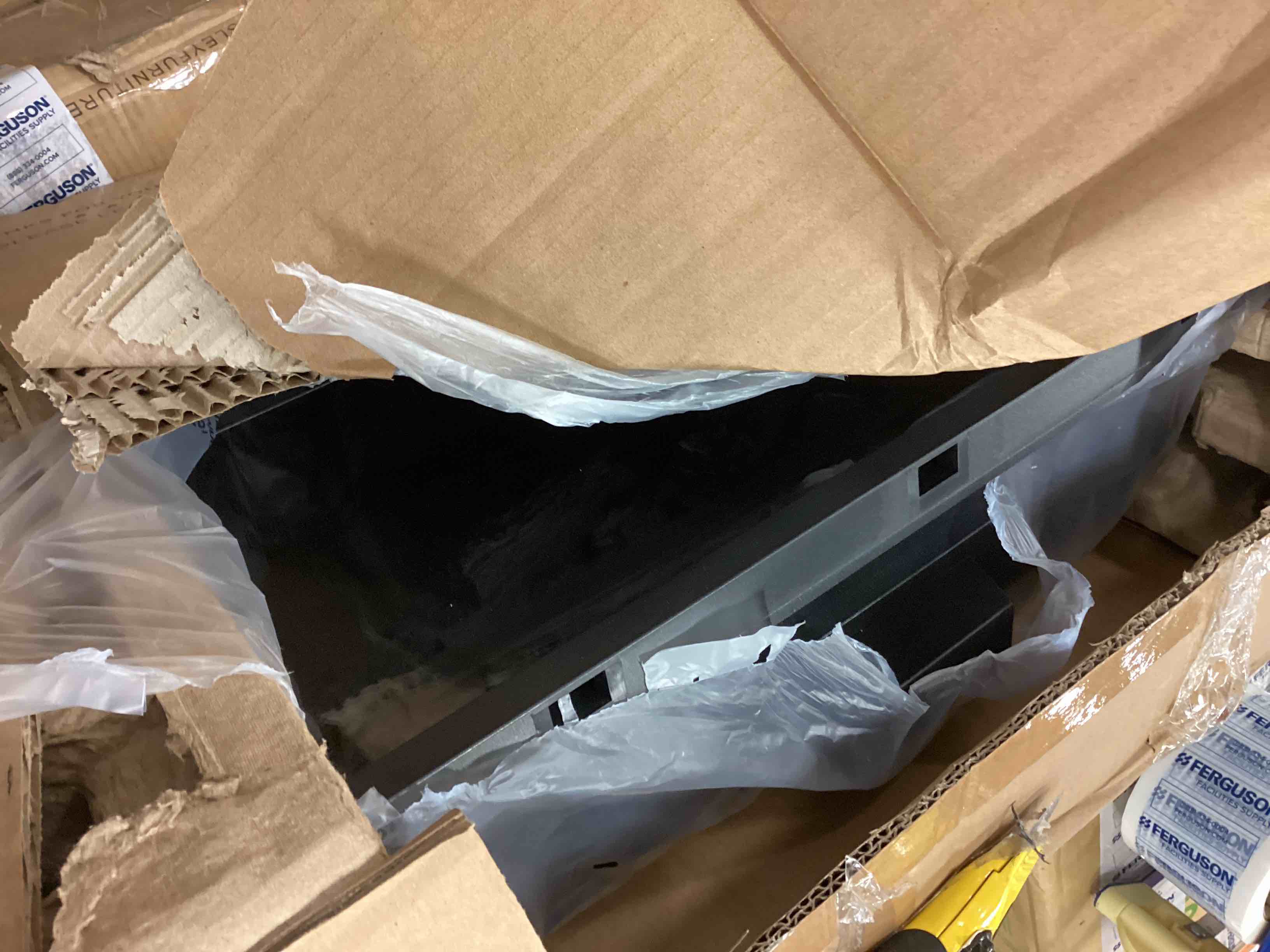 https://s3.amazonaws.com/lotting-images-prod/bidfta/ORG5867528_1709304465031.jpeg