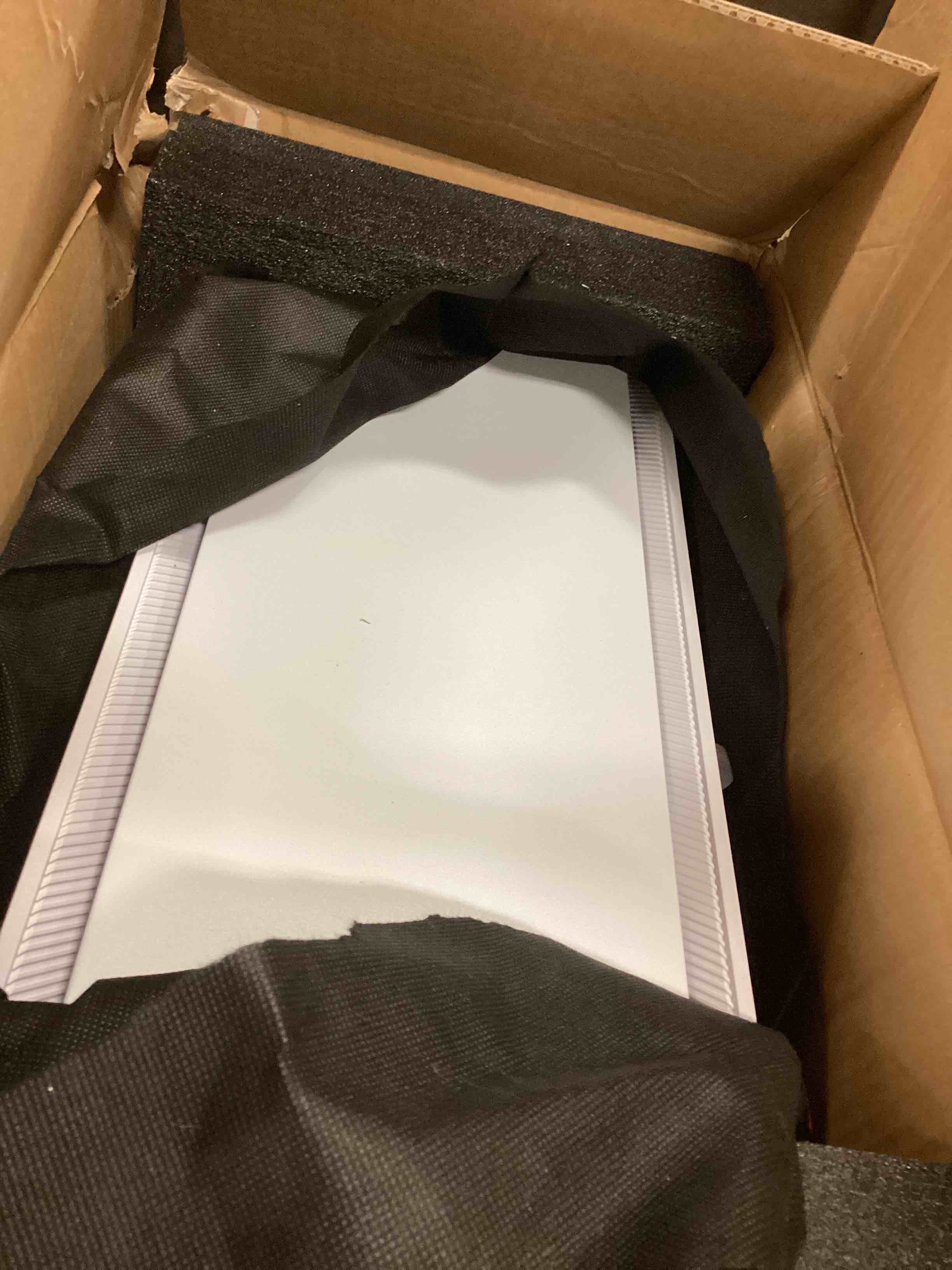 https://s3.amazonaws.com/lotting-images-prod/bidfta/ORG5867533_1709307912579.jpeg