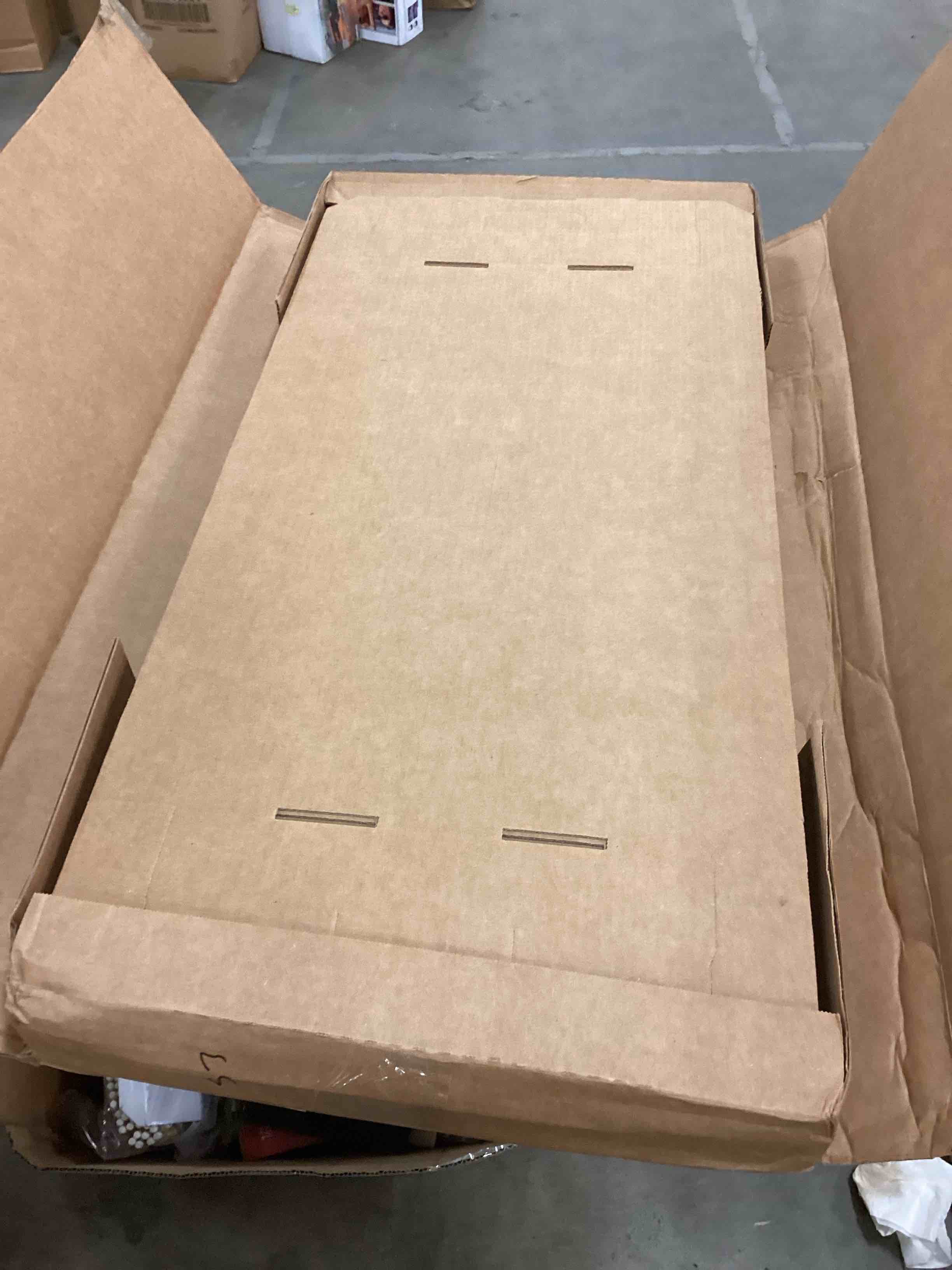 https://s3.amazonaws.com/lotting-images-prod/bidfta/ORG5868083_1711113701824.jpeg