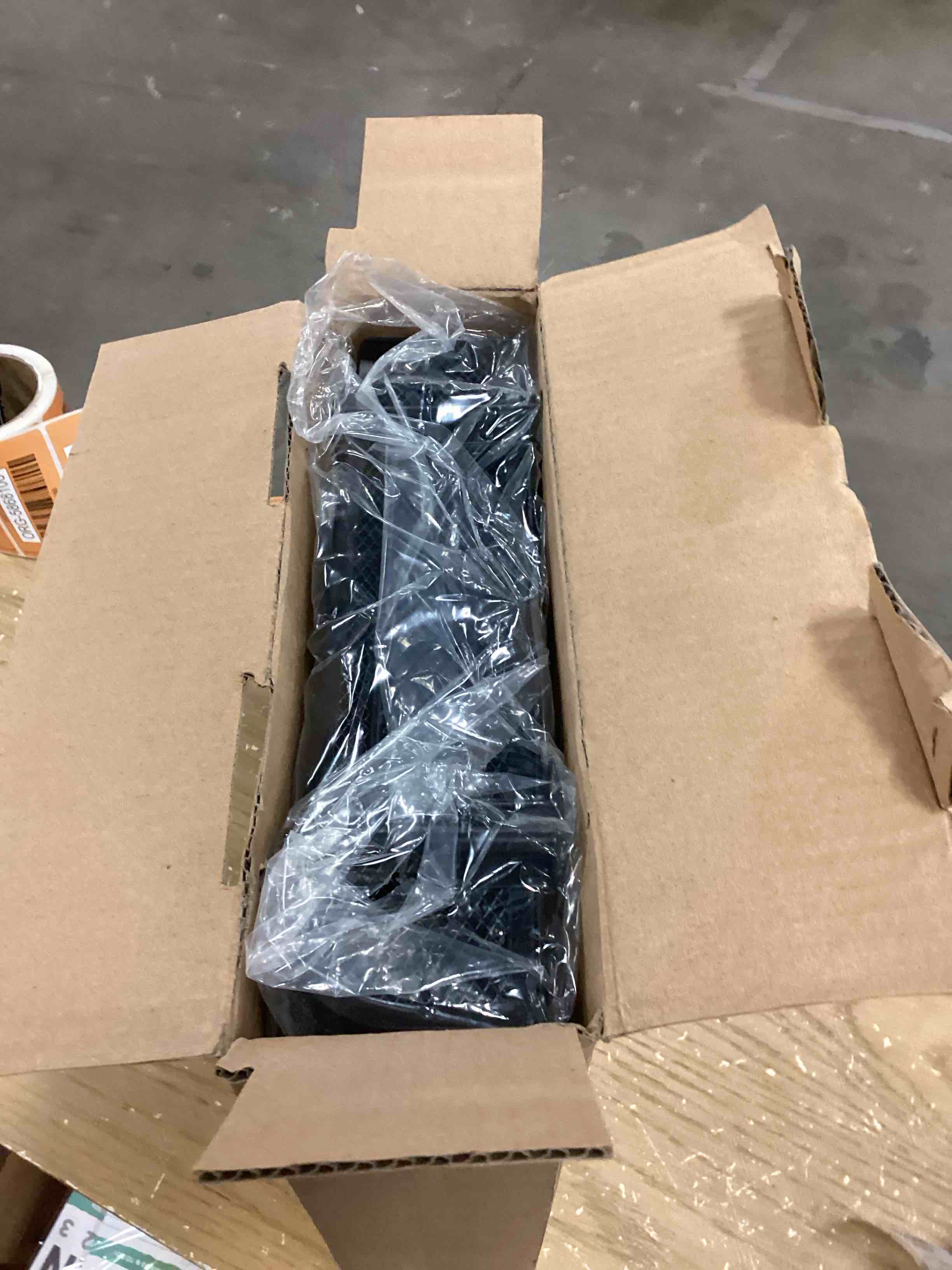 https://s3.amazonaws.com/lotting-images-prod/bidfta/ORG5868087_1711114129616.jpeg