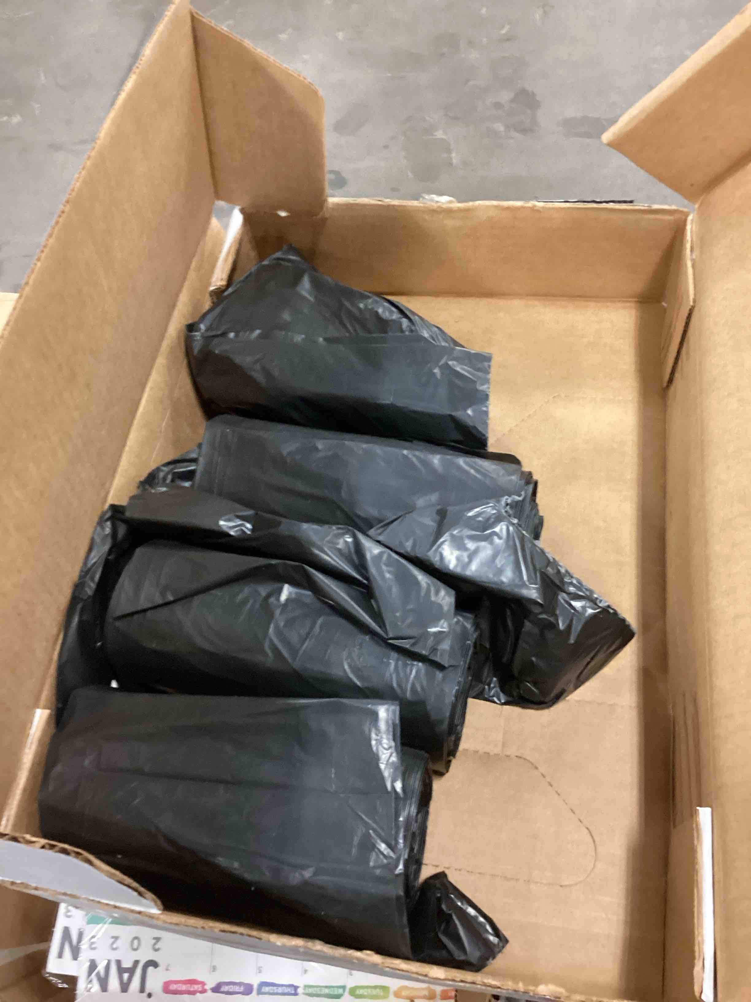 https://s3.amazonaws.com/lotting-images-prod/bidfta/ORG5868092_1711115210995.jpeg