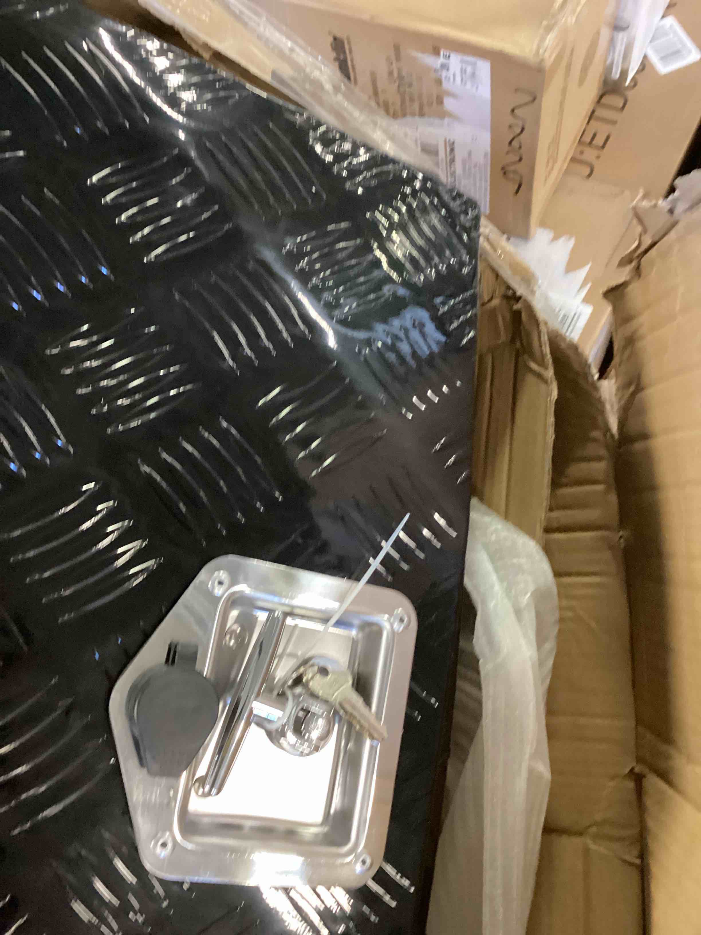 https://s3.amazonaws.com/lotting-images-prod/bidfta/ORG5876859_1705954774443.jpeg