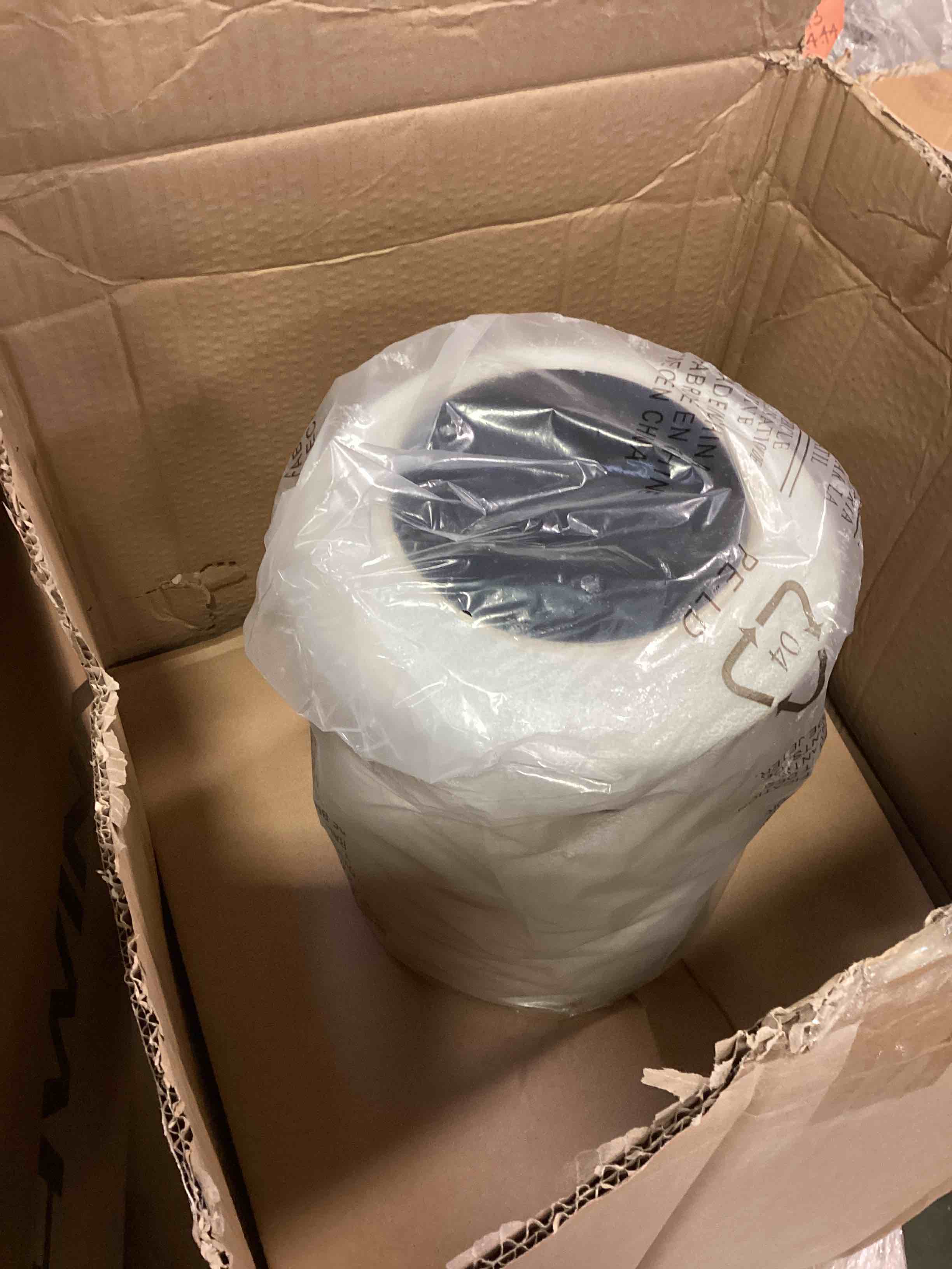 https://s3.amazonaws.com/lotting-images-prod/bidfta/ORG5877364_1706542517725.jpeg