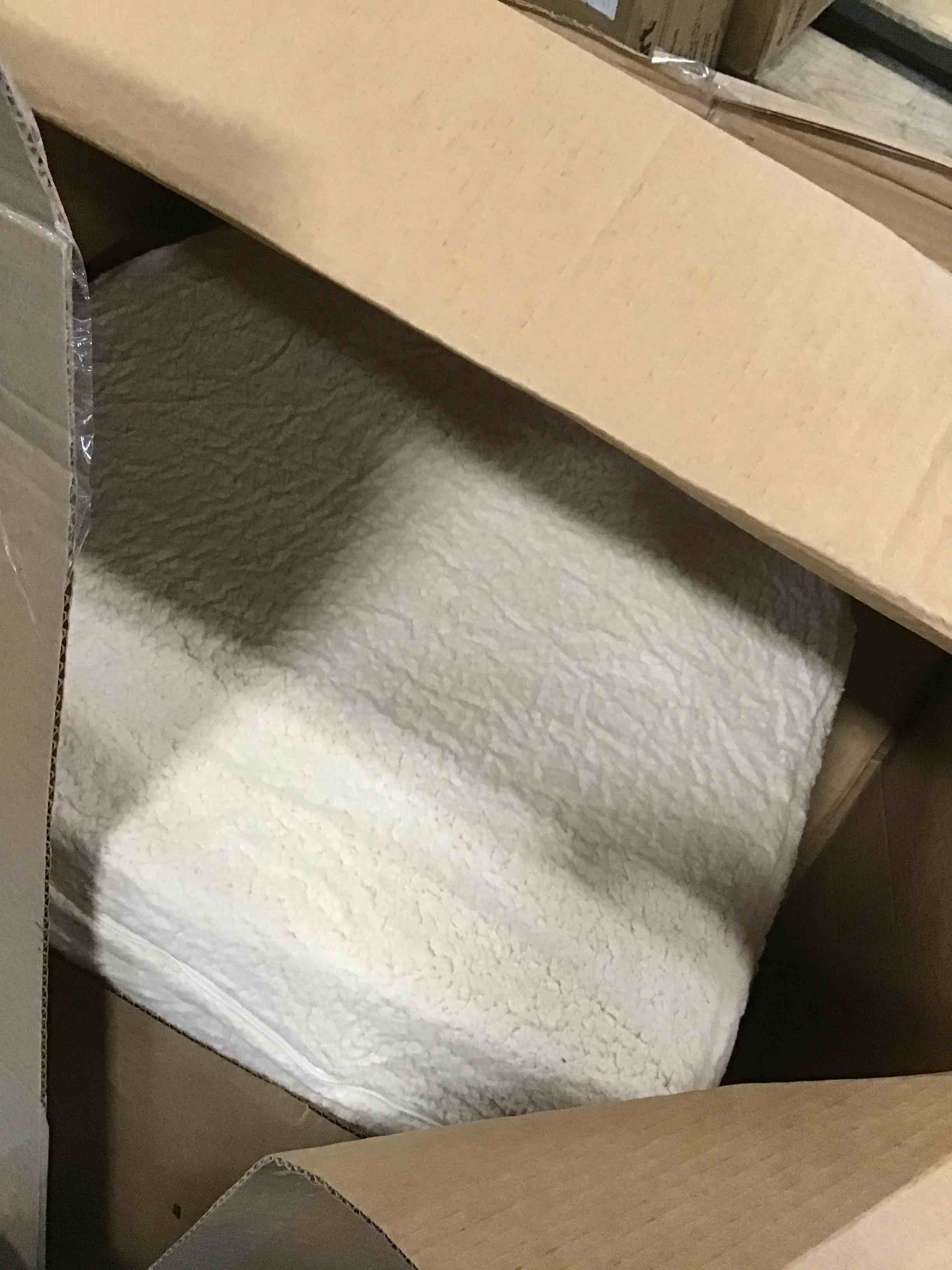 https://s3.amazonaws.com/lotting-images-prod/bidfta/ORG5877765_1705345959917.jpeg
