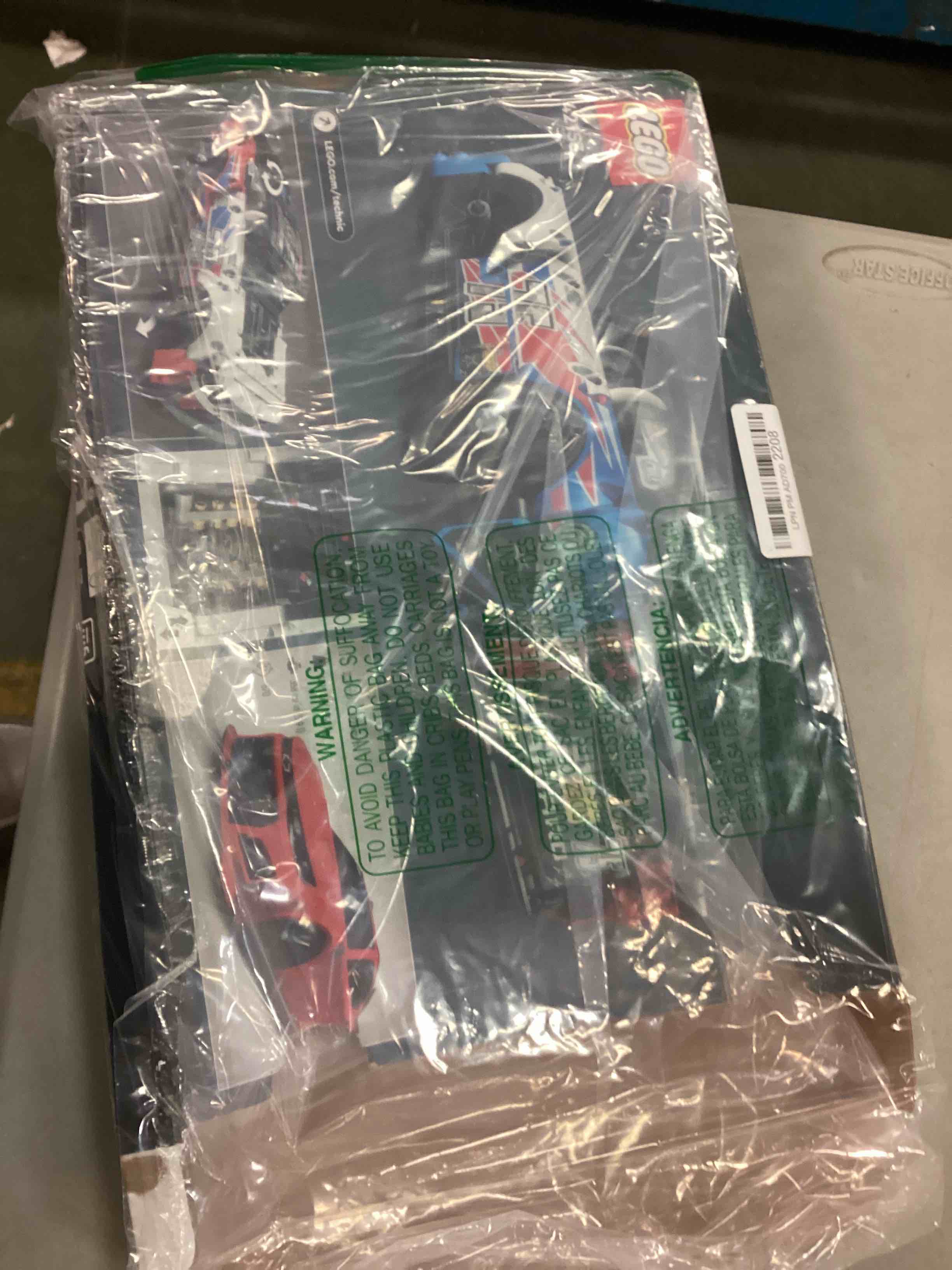 https://s3.amazonaws.com/lotting-images-prod/bidfta/ORG5880446_1705093292574.jpeg