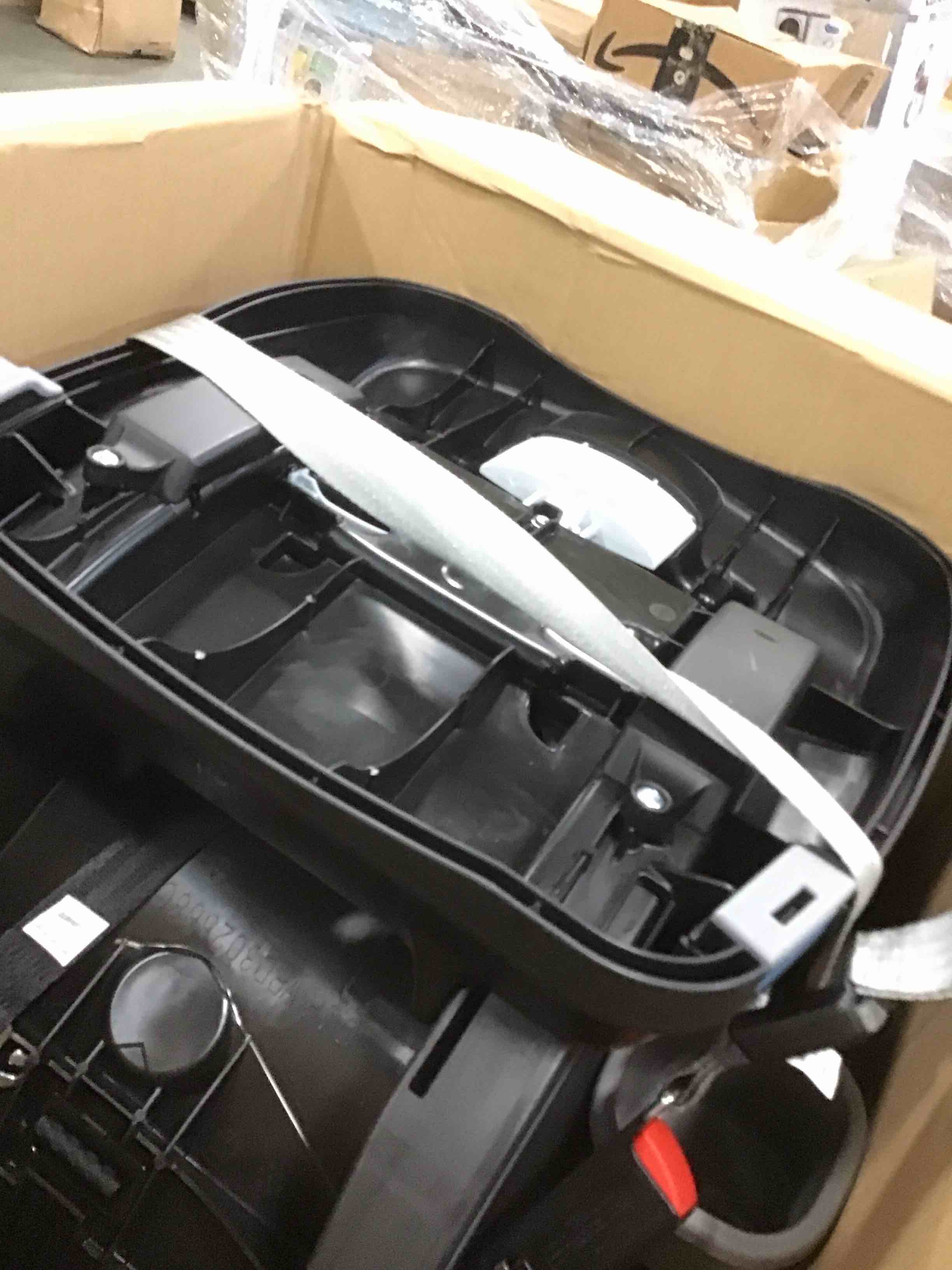 https://s3.amazonaws.com/lotting-images-prod/bidfta/ORG5881703_1706537399917.jpeg