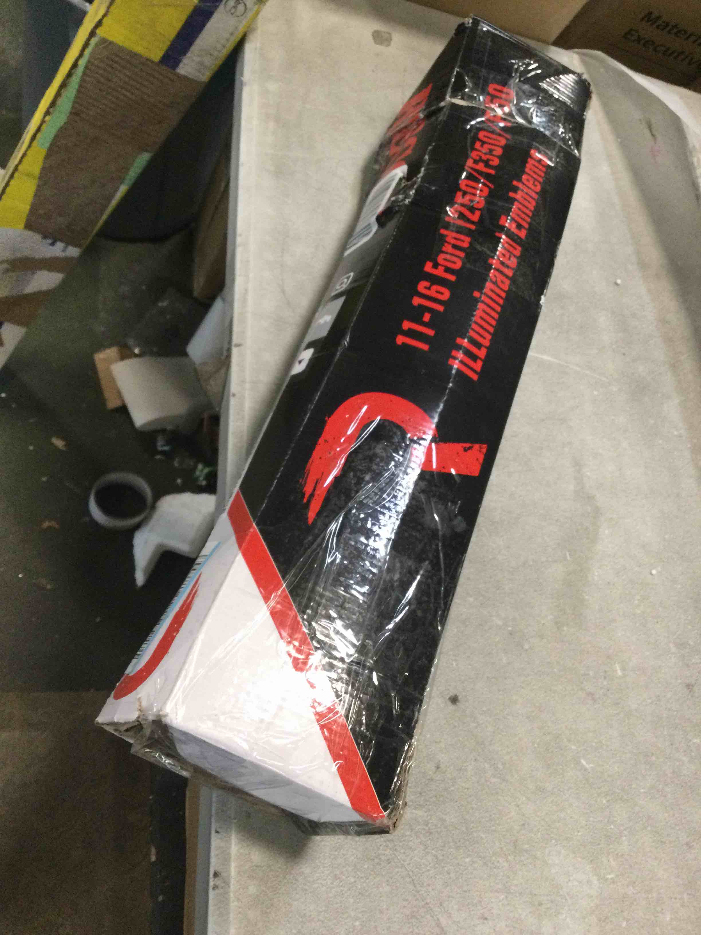 Recon 264185BK Emblem, red