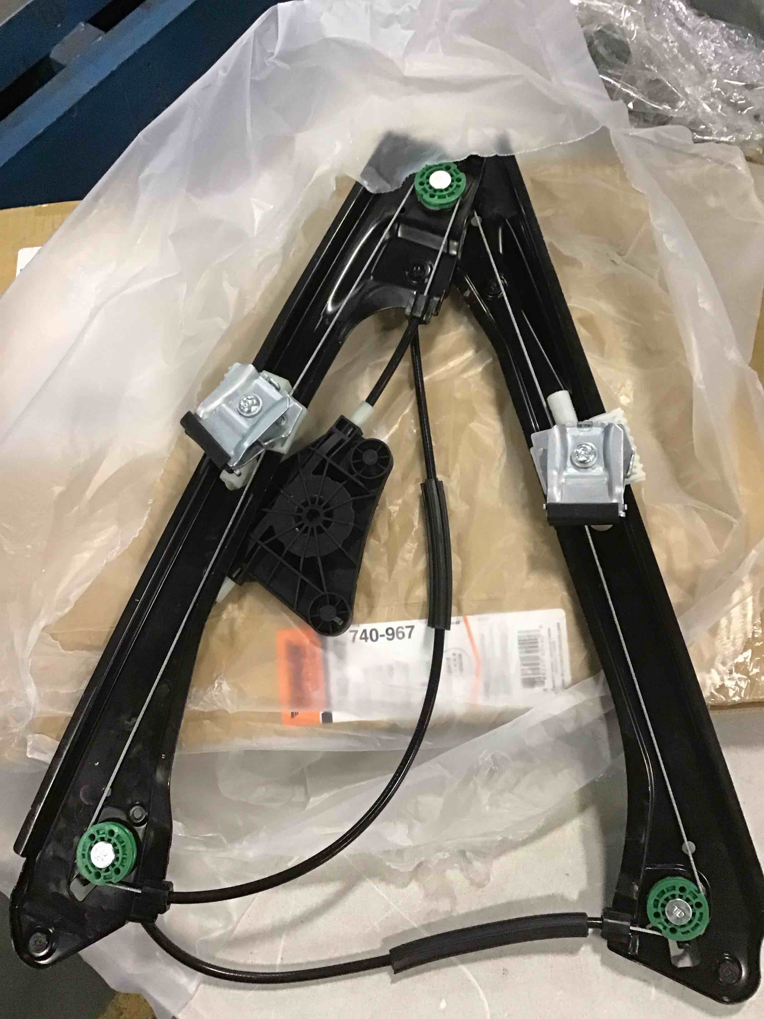 https://s3.amazonaws.com/lotting-images-prod/bidfta/ORG5889758_1704313478435.jpeg