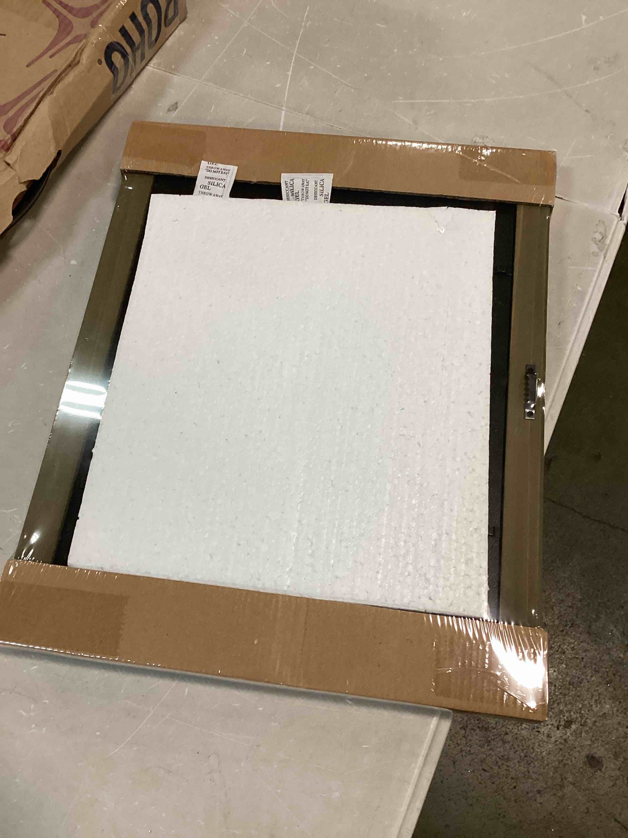https://s3.amazonaws.com/lotting-images-prod/bidfta/ORG5894022_1704285976967.jpeg