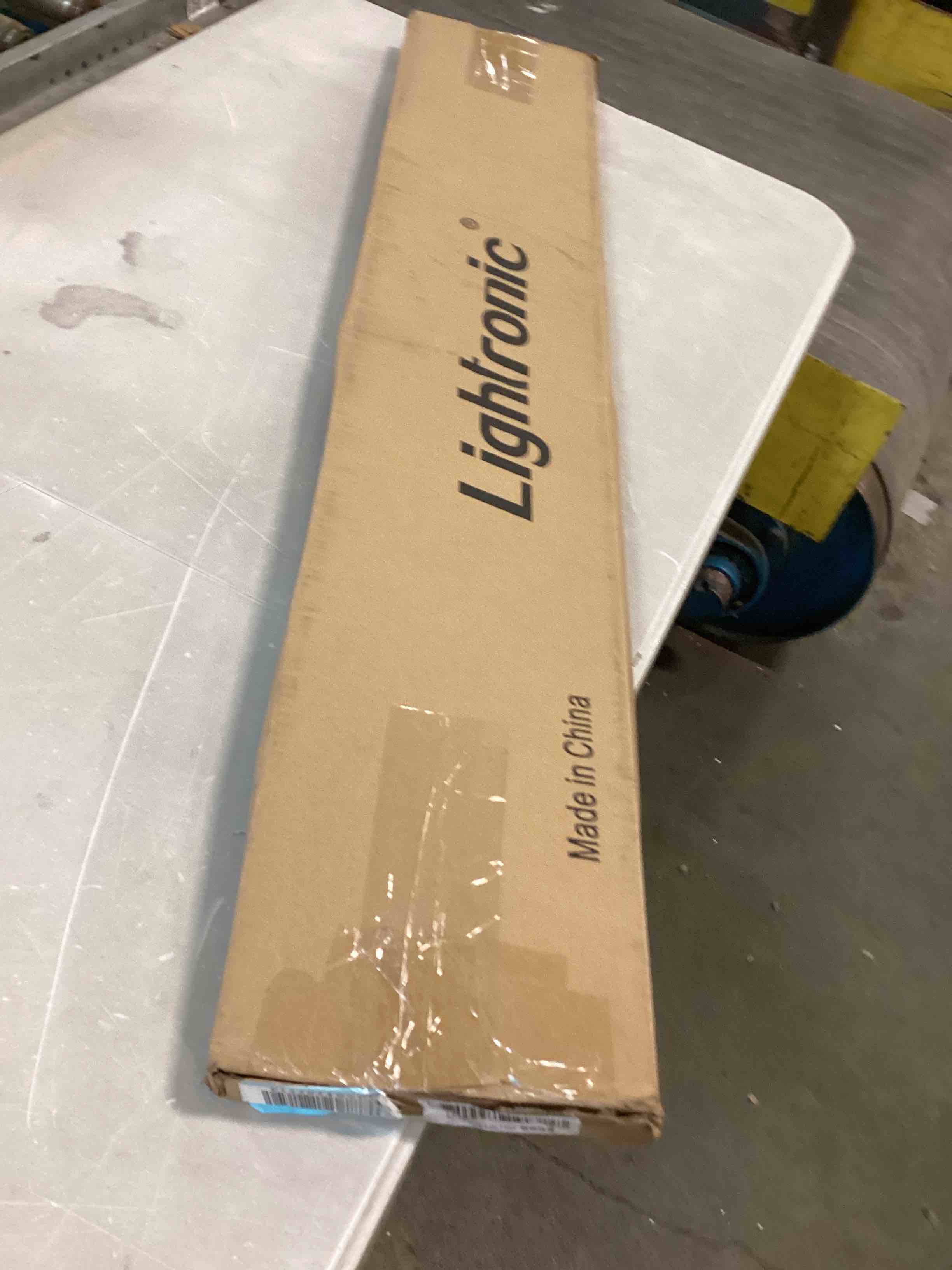 https://s3.amazonaws.com/lotting-images-prod/bidfta/ORG5894370_1704465410577.jpeg