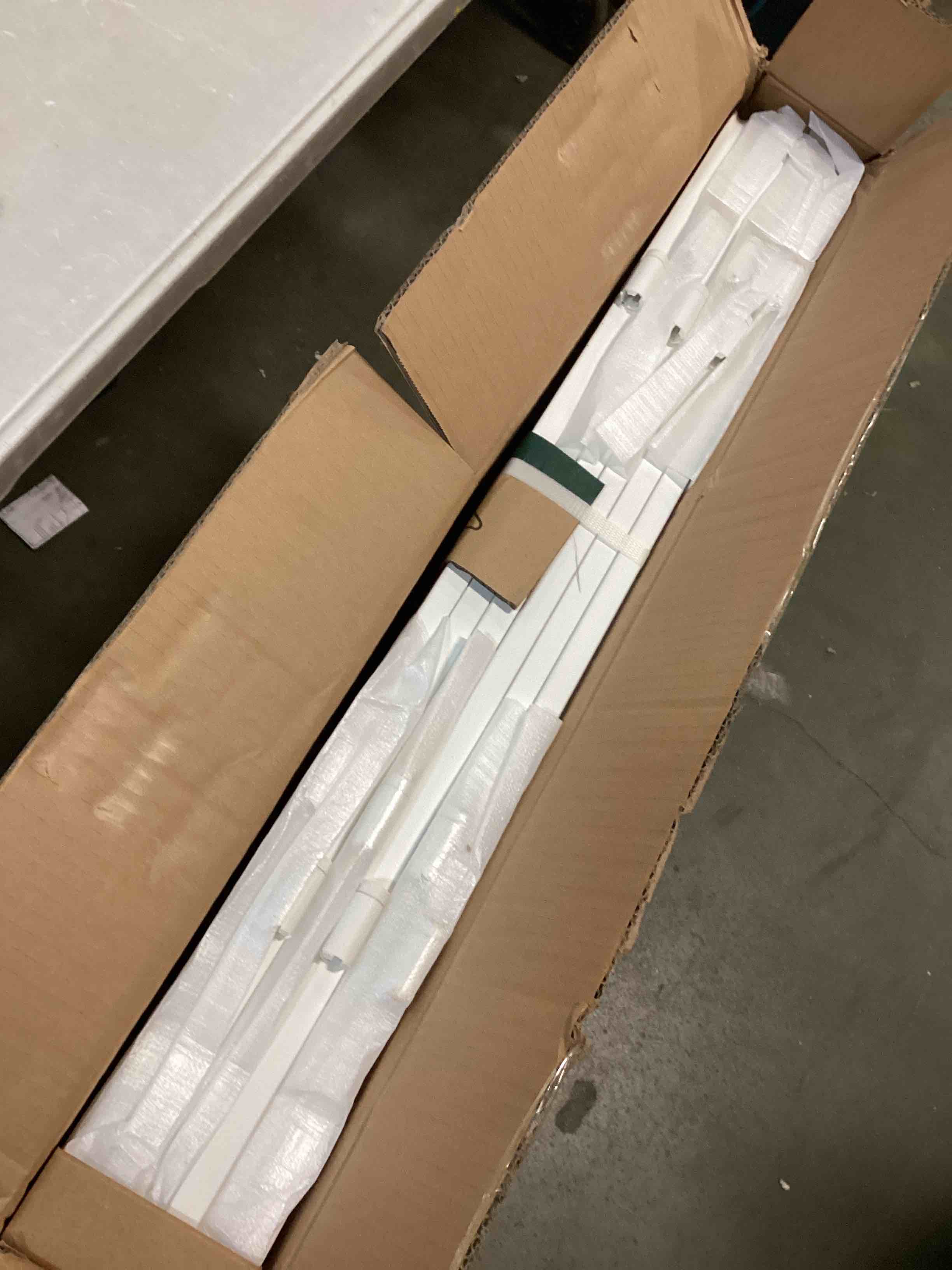 https://s3.amazonaws.com/lotting-images-prod/bidfta/ORG5894400_1704472296741.jpeg