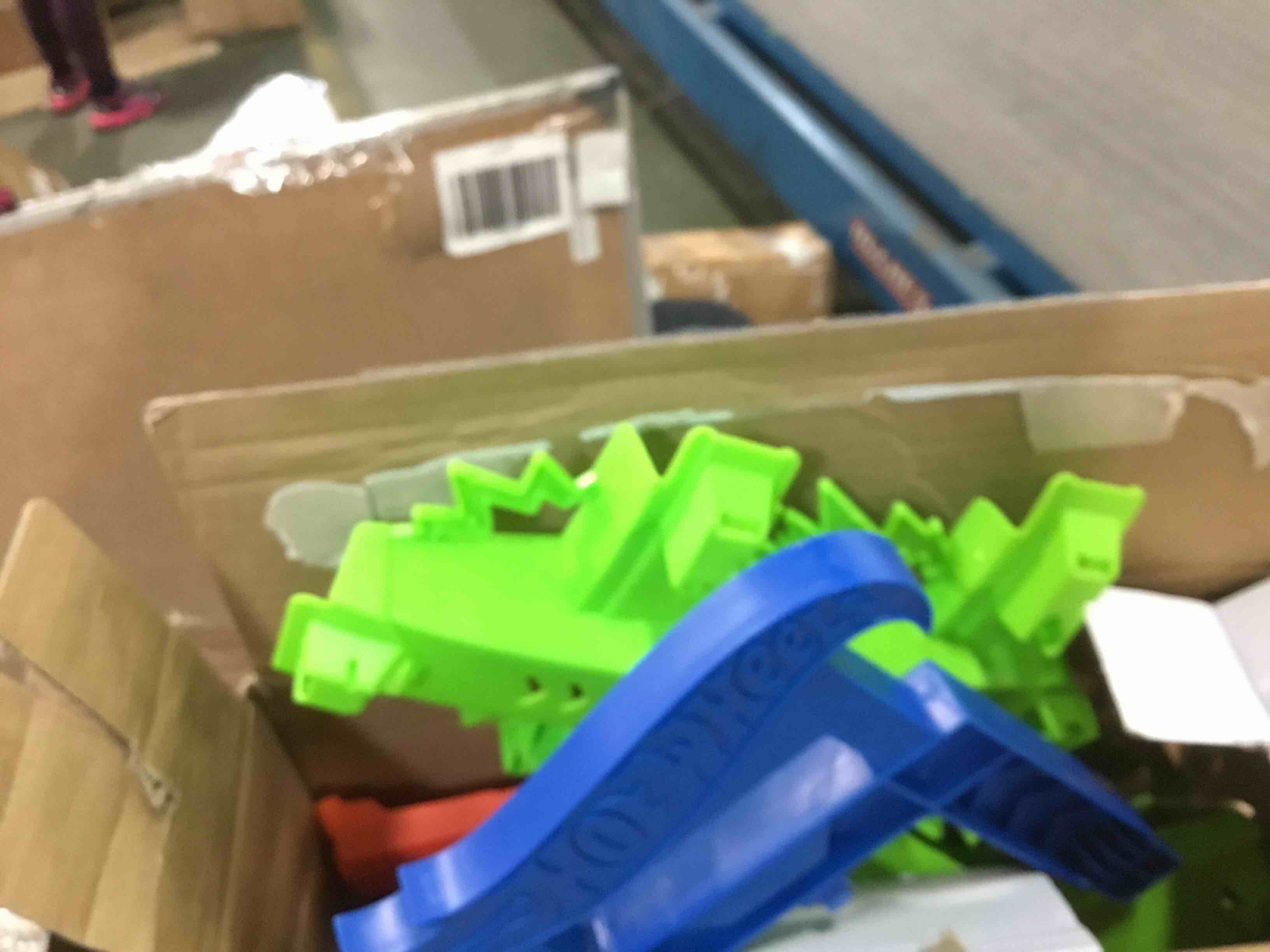 https://s3.amazonaws.com/lotting-images-prod/bidfta/ORG5894685_1704746429320.jpeg
