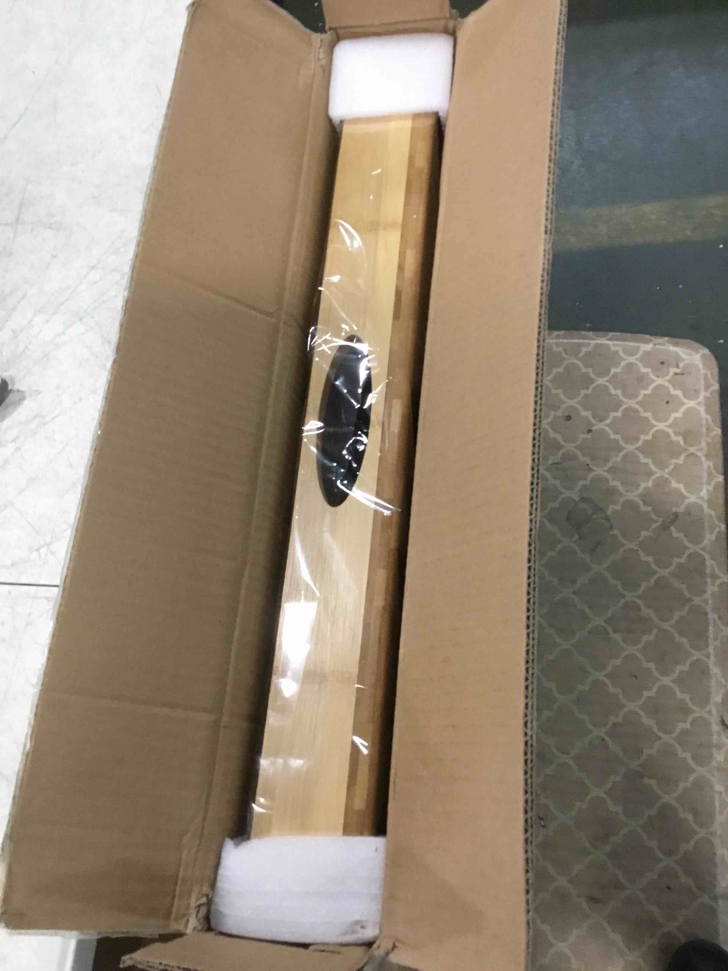 https://s3.amazonaws.com/lotting-images-prod/bidfta/ORG5895883_1704474503912.jpeg