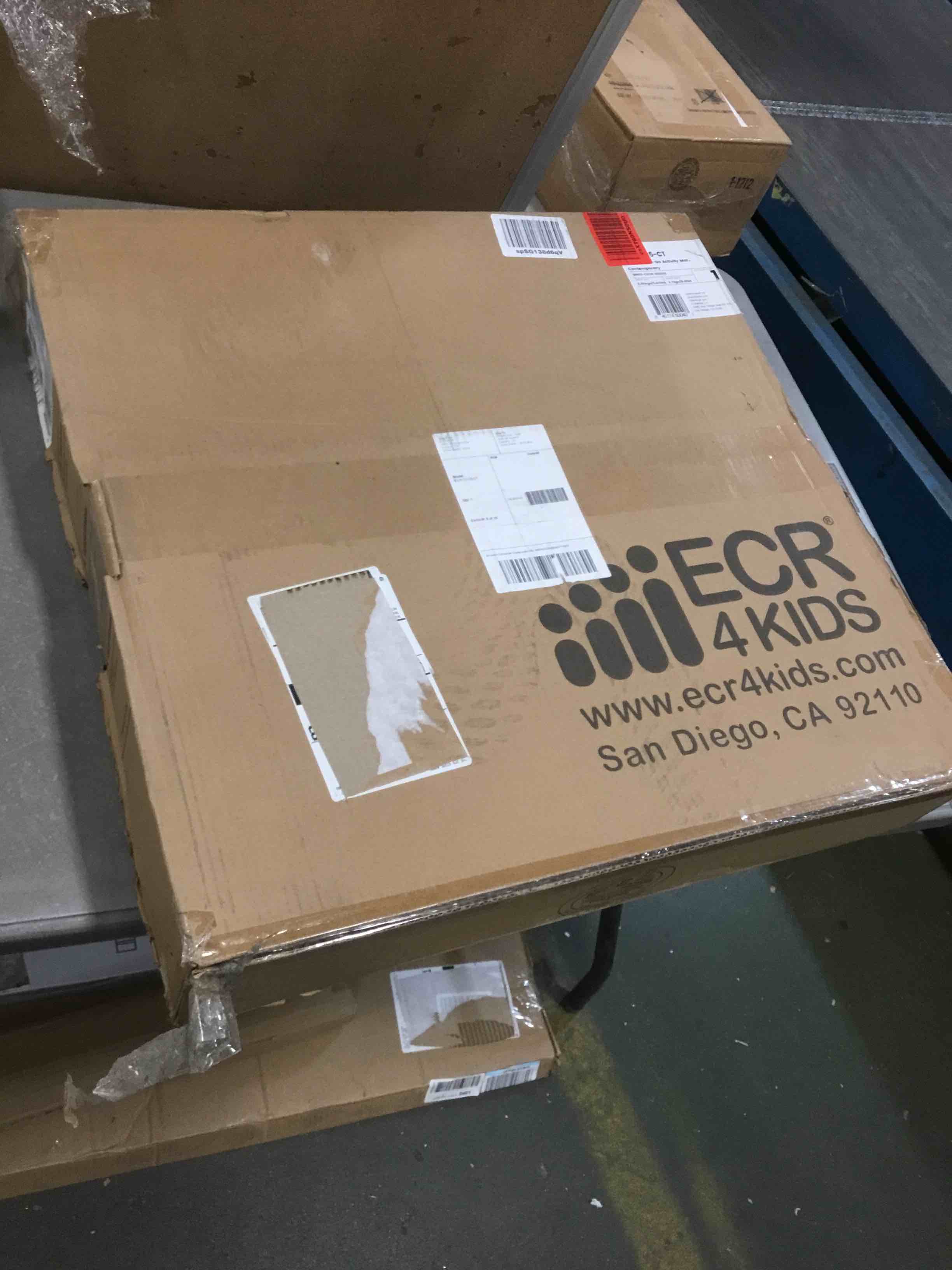 https://s3.amazonaws.com/lotting-images-prod/bidfta/ORG5896369_1704830137241.jpeg