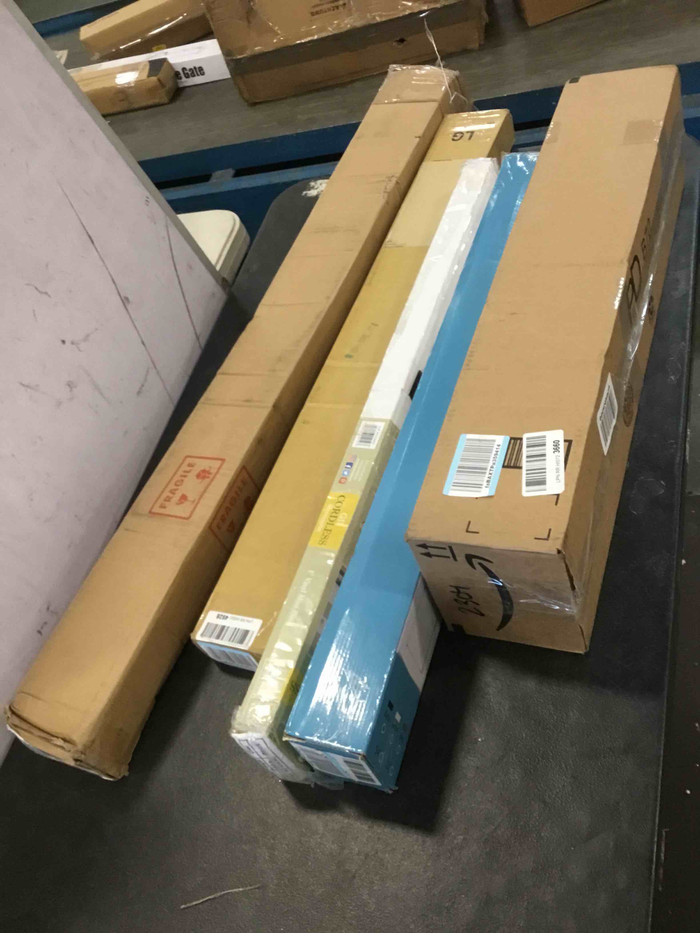 Assorted of  Products for the Maintenance or Decoration of the Home (it can include a variety of sizes and models)