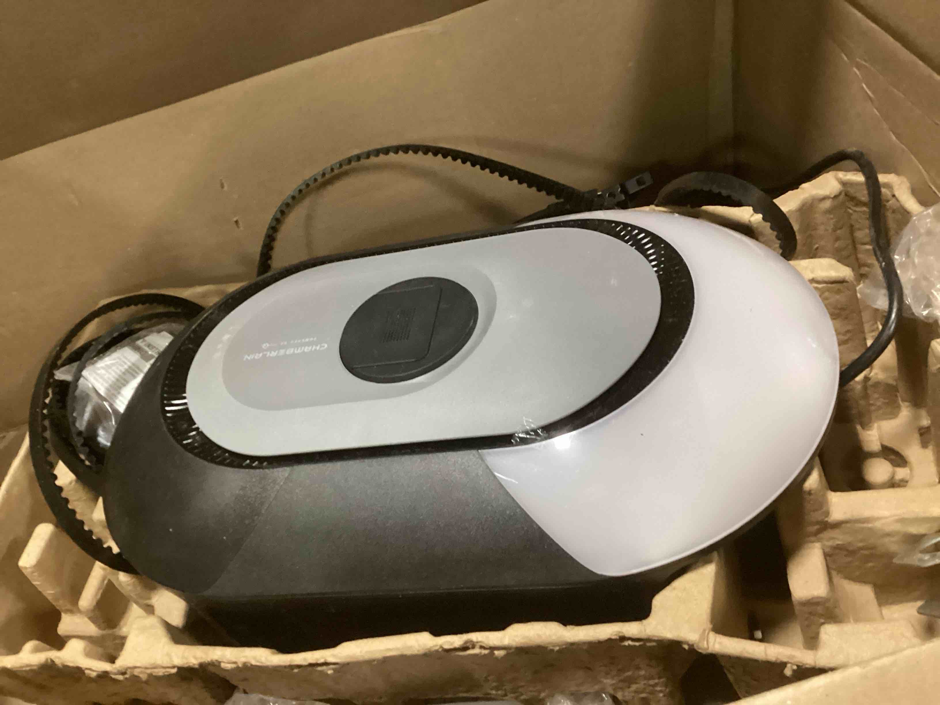 https://s3.amazonaws.com/lotting-images-prod/bidfta/ORG5898510_1703854031990.jpeg