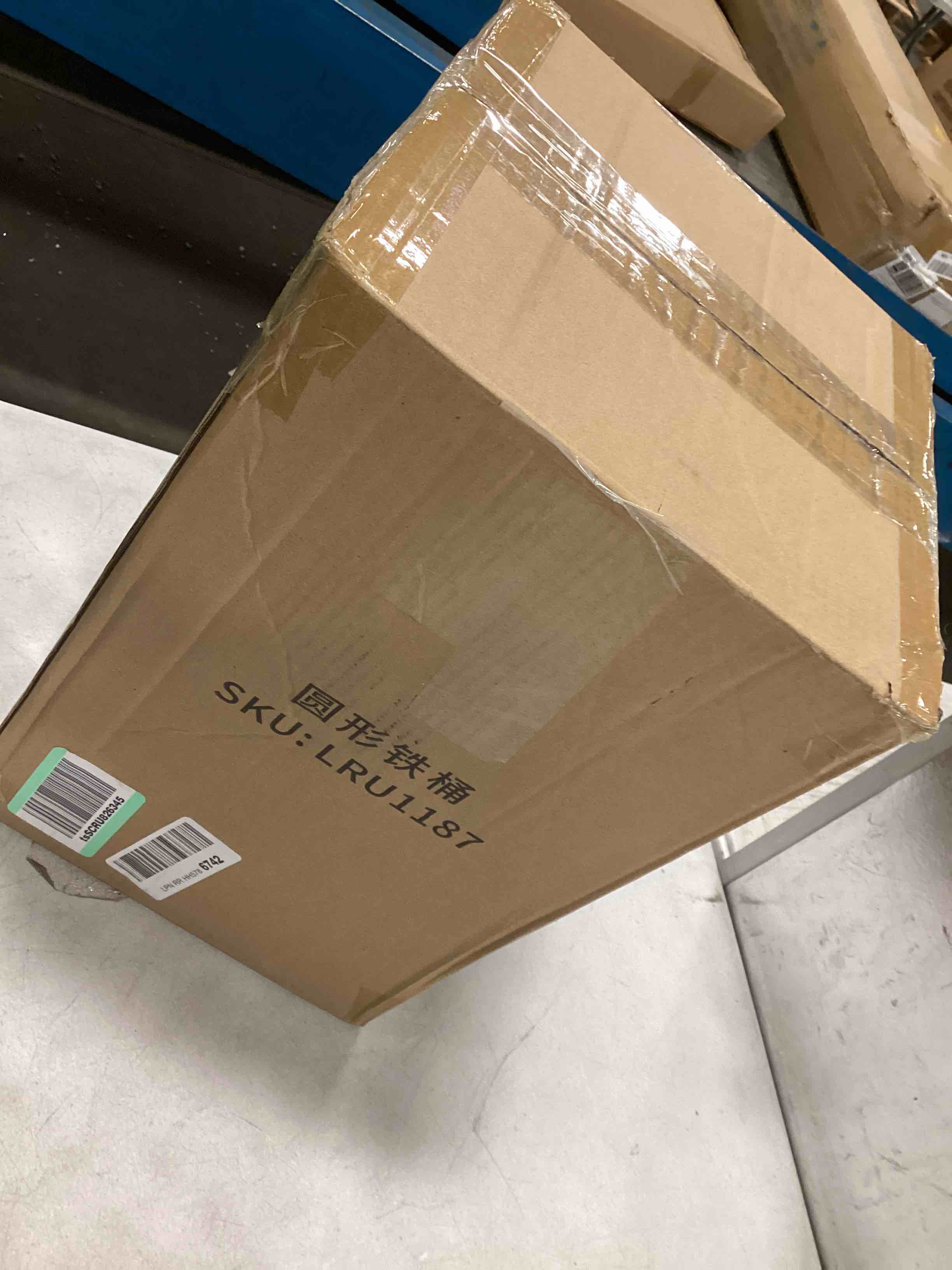 https://s3.amazonaws.com/lotting-images-prod/bidfta/ORG5898763_1703943899048.jpeg