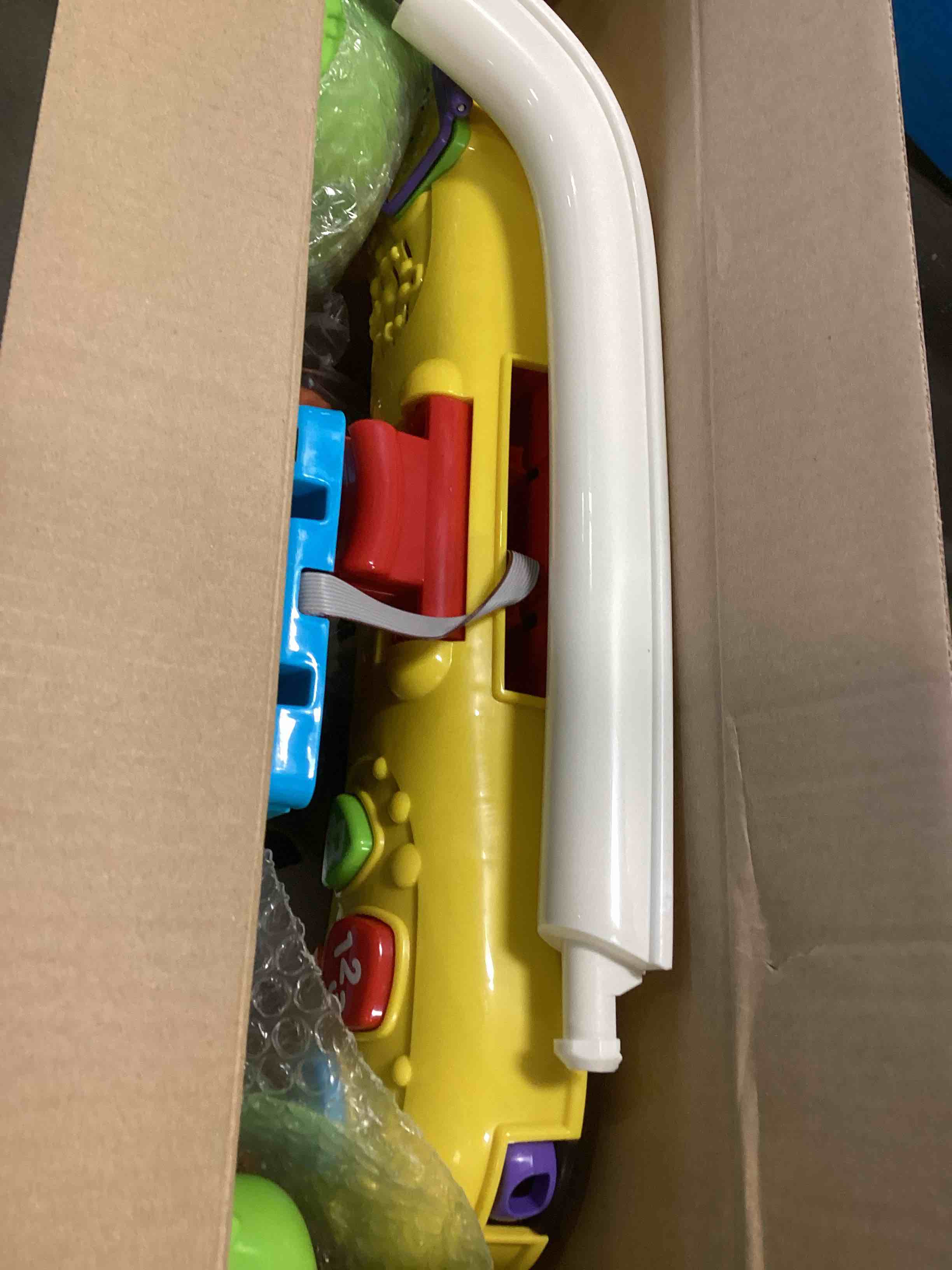 https://s3.amazonaws.com/lotting-images-prod/bidfta/ORG5899407_1704389598518.jpeg